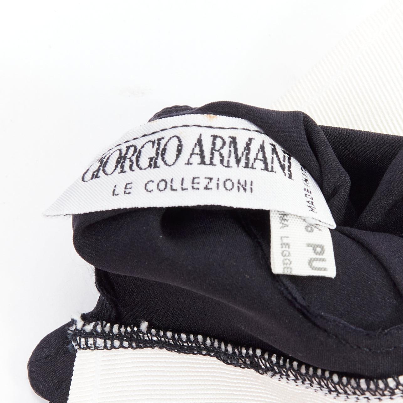 Donna GIORGIO ARMANI guanti da sera corti in raso nero con polsino bianco in vendita