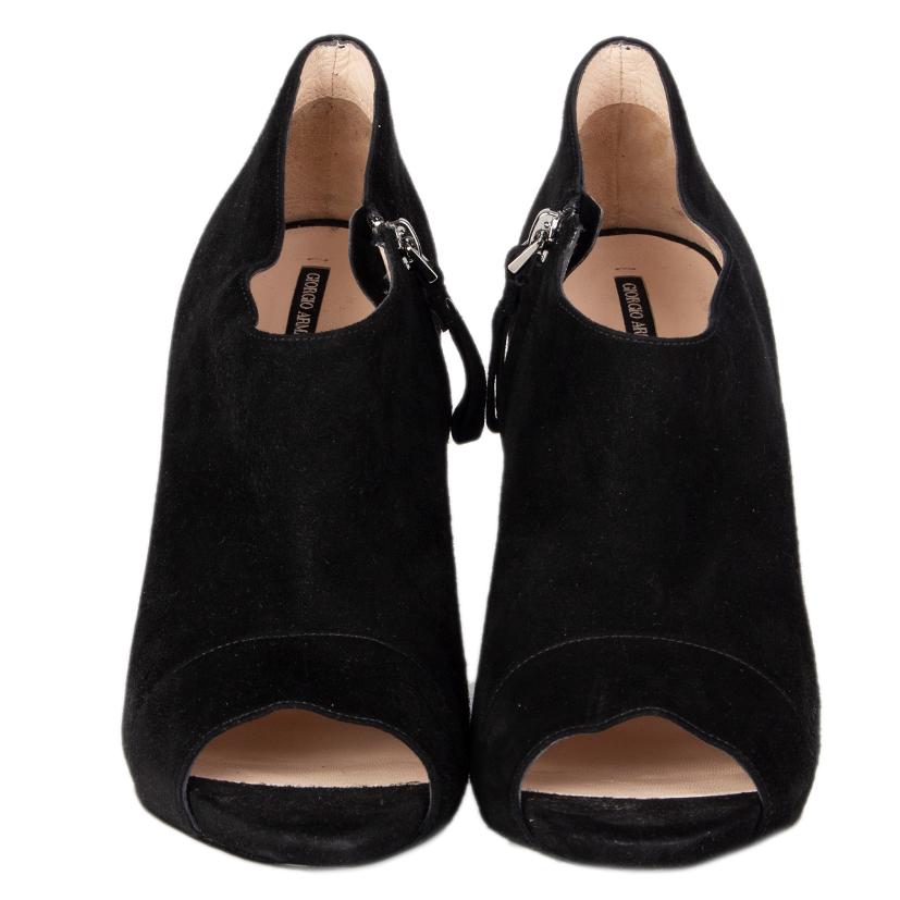 100% authentic Giorgio Armani peep-toe pumps in black suede. Open with a zipper on the inside. Have been worn once and are in virtually new condition. 

Measurements
Imprinted Size	41
Shoe Size	41
Inside Sole	25.5cm (9.9in)
Width	7.5cm