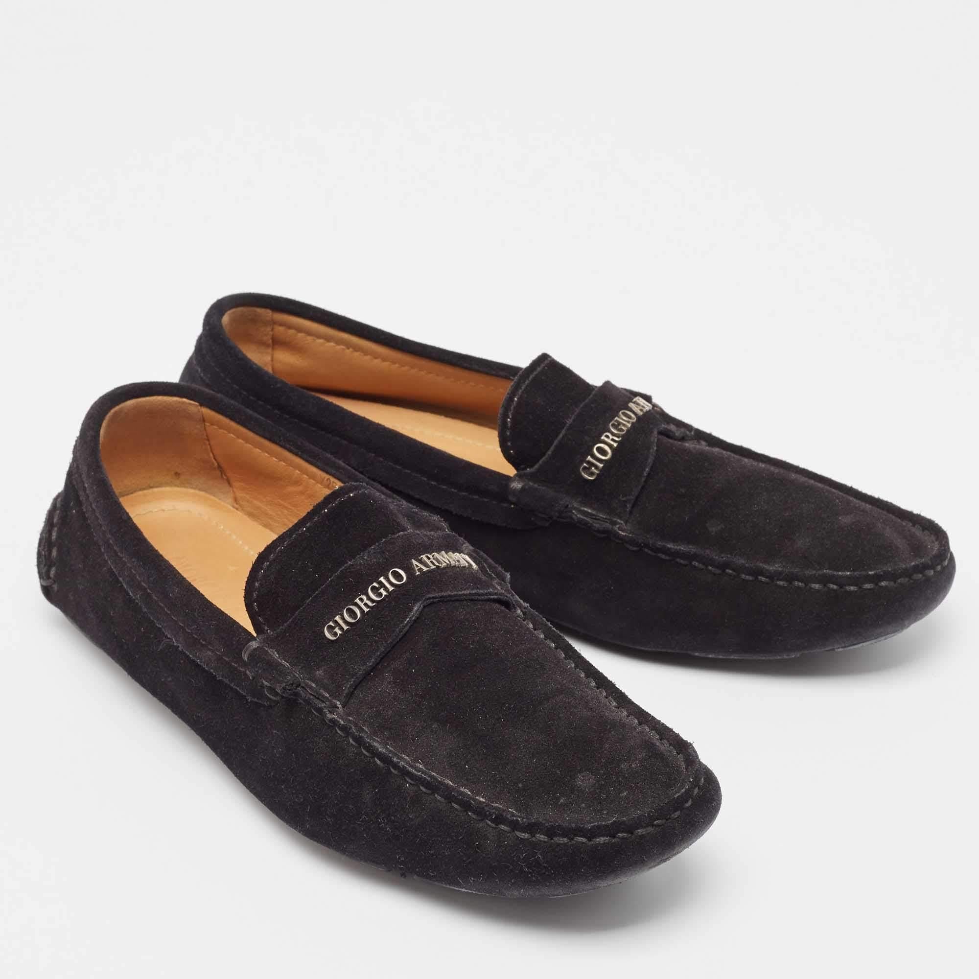 Giorgio Armani Mocassins en daim noir Taille 40 Bon état - En vente à Dubai, Al Qouz 2
