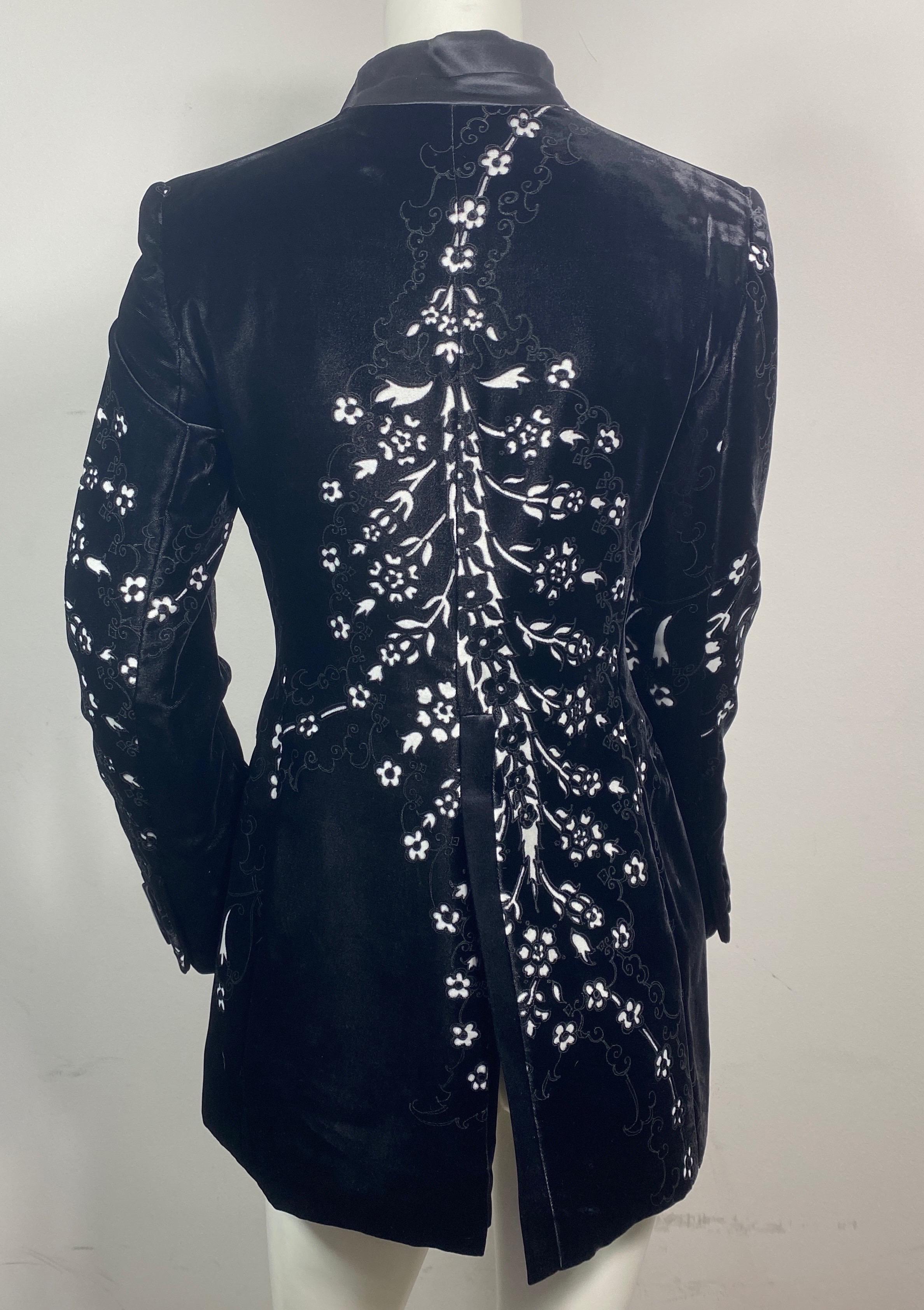 Giorgio Armani Black Velvet Cutout Jacket-size 38 For Sale 2
