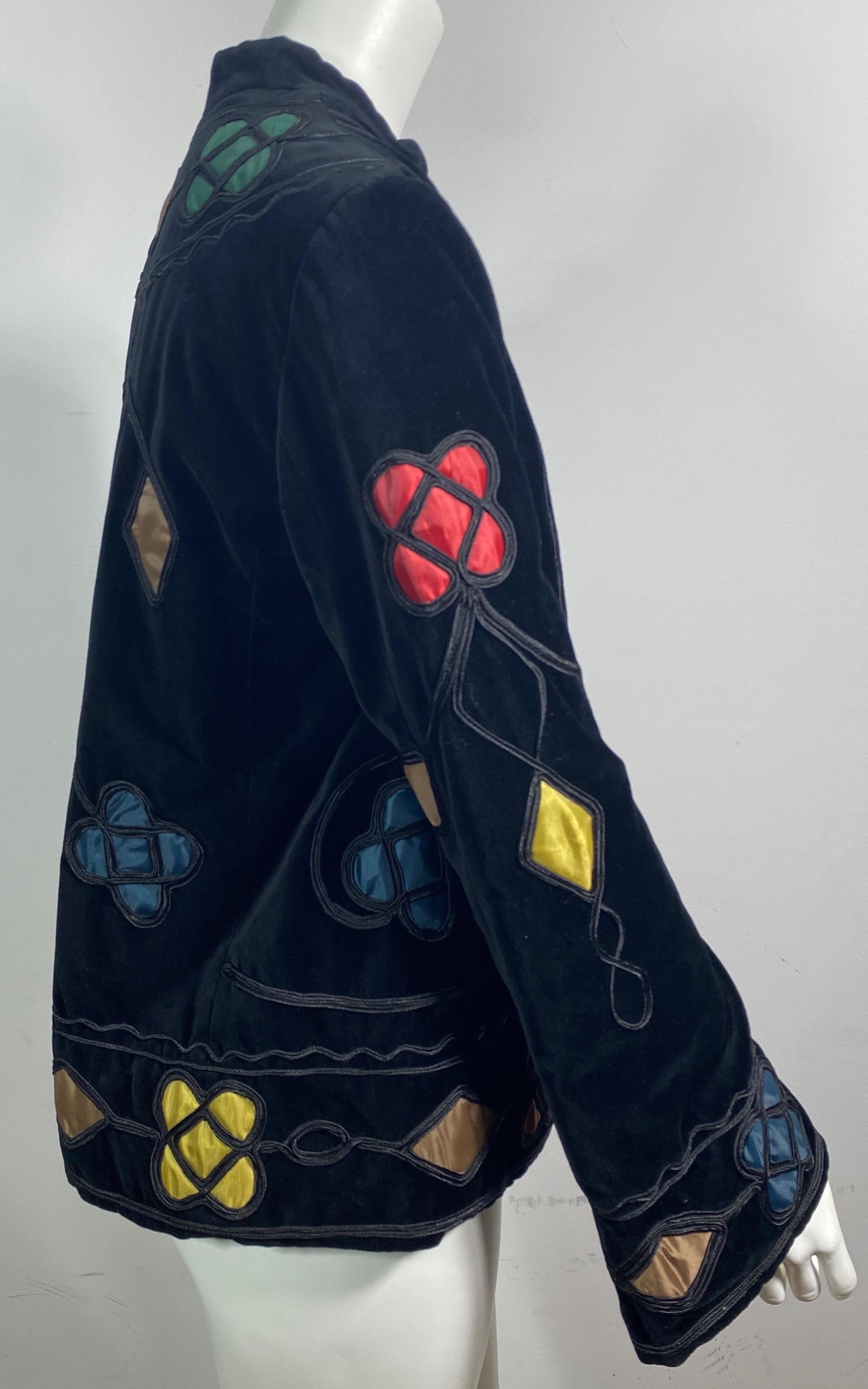 Giorgio Armani Black Velvet Jacket with Silk Geometric Inserts - Size 8 For Sale 2