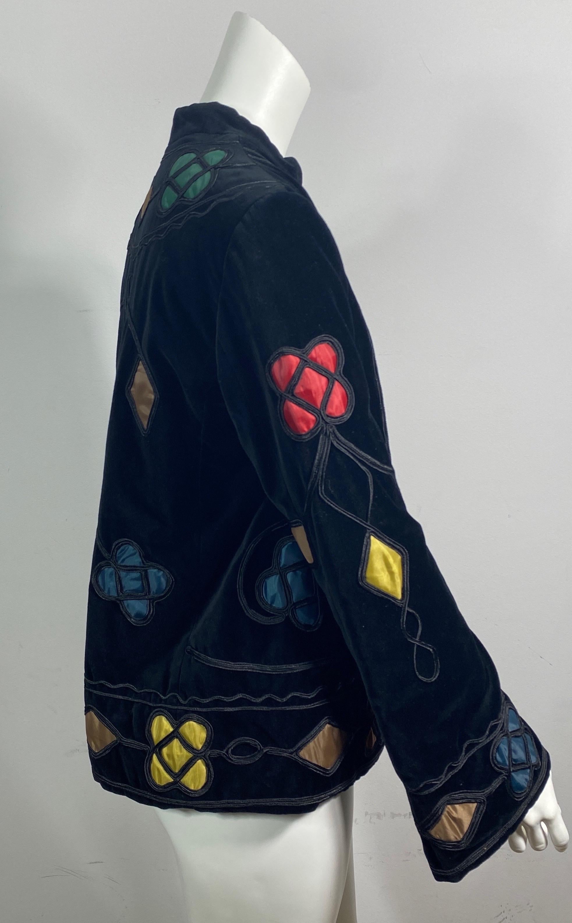 Giorgio Armani Black Velvet Jacket with Silk Geometric Inserts - Size 8 For Sale 3