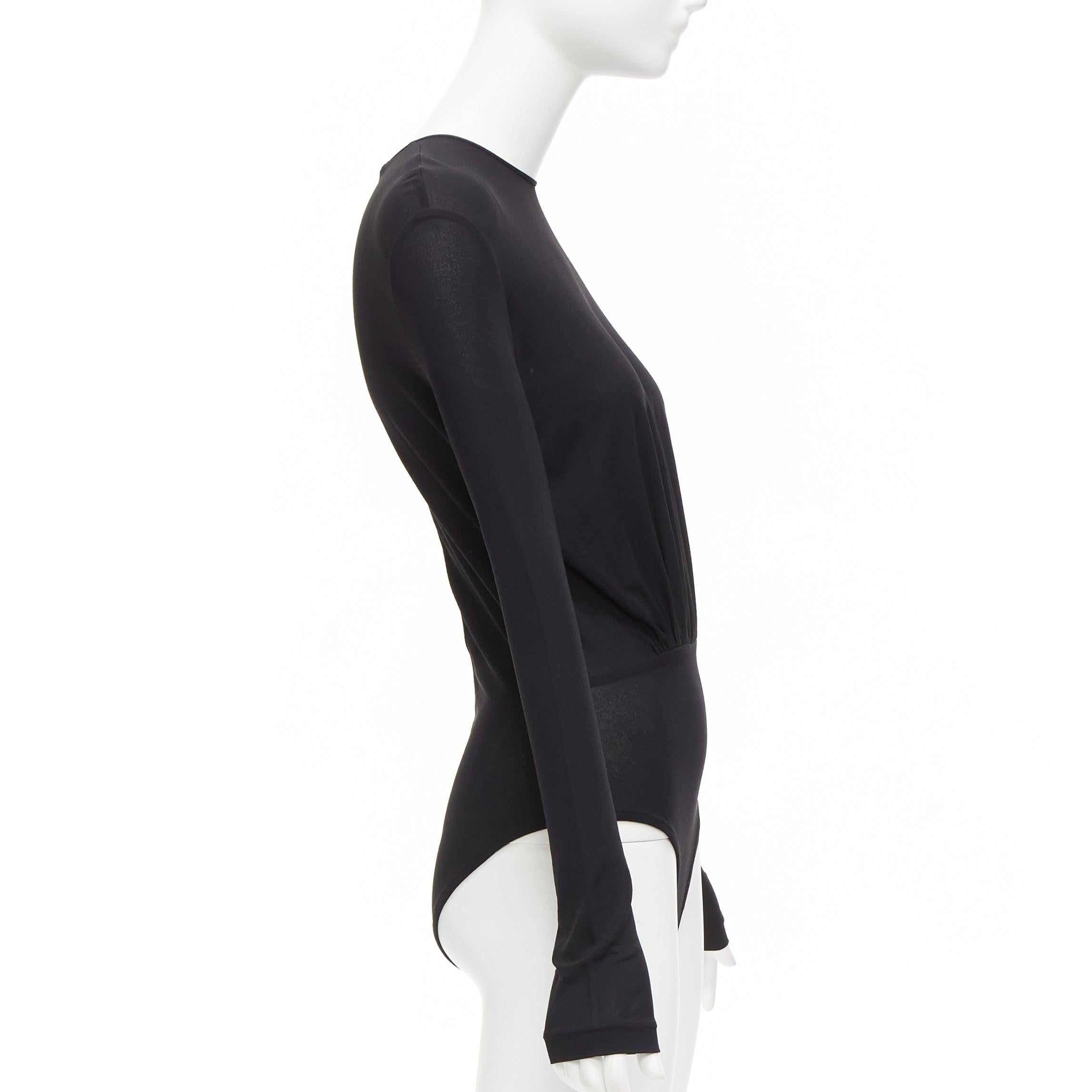 GIORGIO ARMANI nero in viscosa con arricciatura in vita e girocollo a maniche lunghe IT38 XS In condizioni buone in vendita a Hong Kong, NT