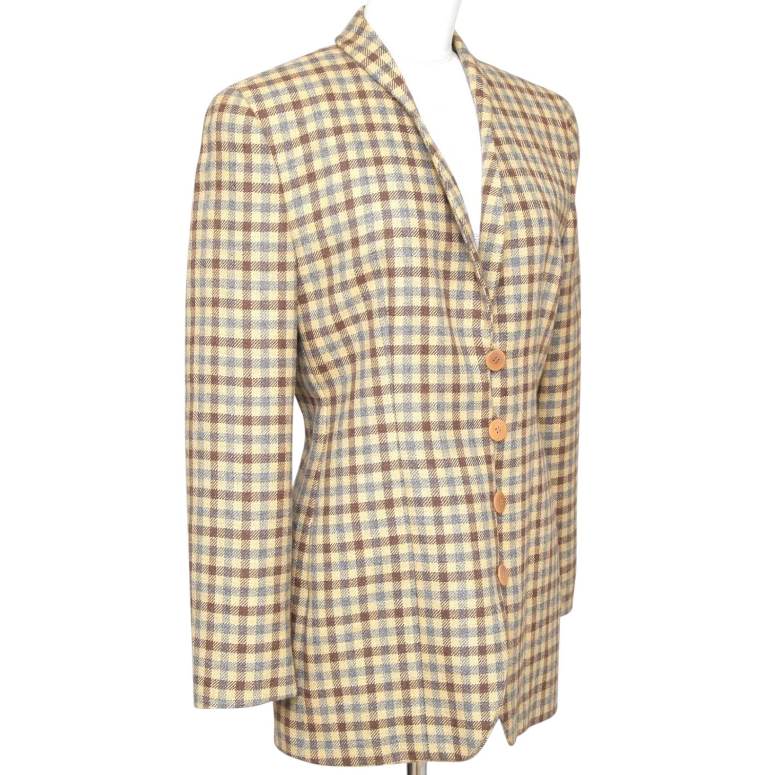 BLAZER GIORGIO ARMANI PIED-DE-POULE GARANTI AUTHENTIQUE


Design :
- Blazer classique à motif pied-de-poule en jaune, marron et gris.
- Col cranté adouci.
- Fermeture à bouton sur le devant.
- Épaules rembourrées.
- Entièrement doublé.
- Livré avec