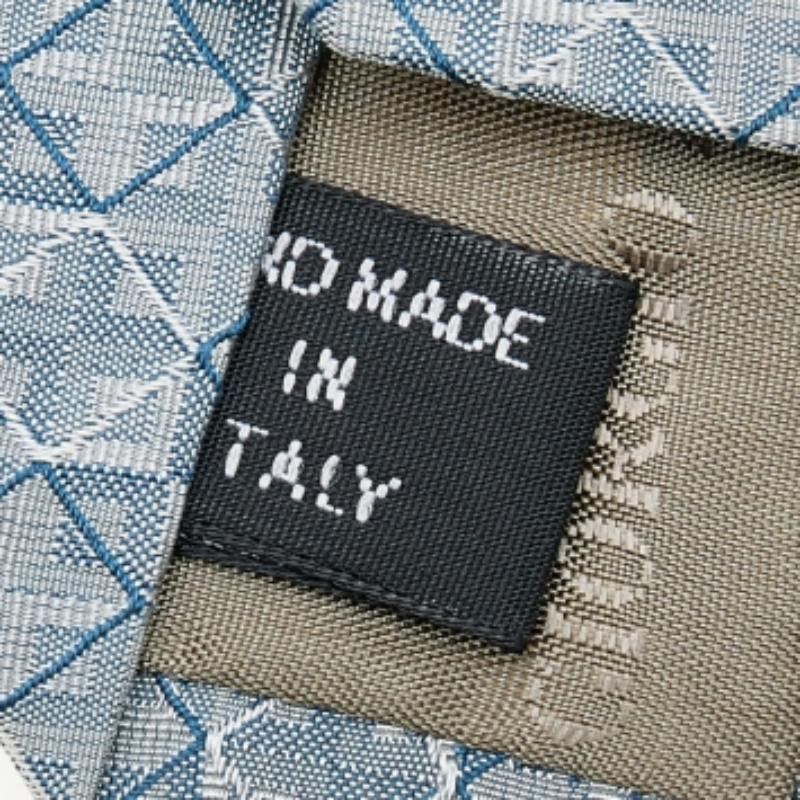 Giorgio Armani - Cravate en jacquard de soie à motifs carrés - Bleu Excellent état - En vente à Dubai, Al Qouz 2