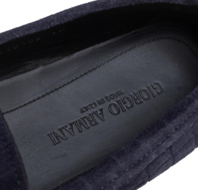 Giorgio Armani Blue Textured Suede Slip On Loafers Size 44 In Good Condition For Sale In Dubai, Al Qouz 2
