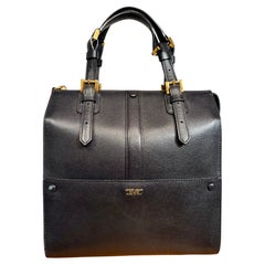 Bolso de día estructurado de piel negra «Borgonuovo» de Giorgio Armani