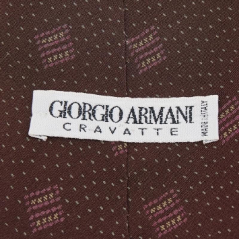 Giorgio Armani Braune bedruckte Seidenkrawatte im Zustand „Gut“ im Angebot in Dubai, Al Qouz 2