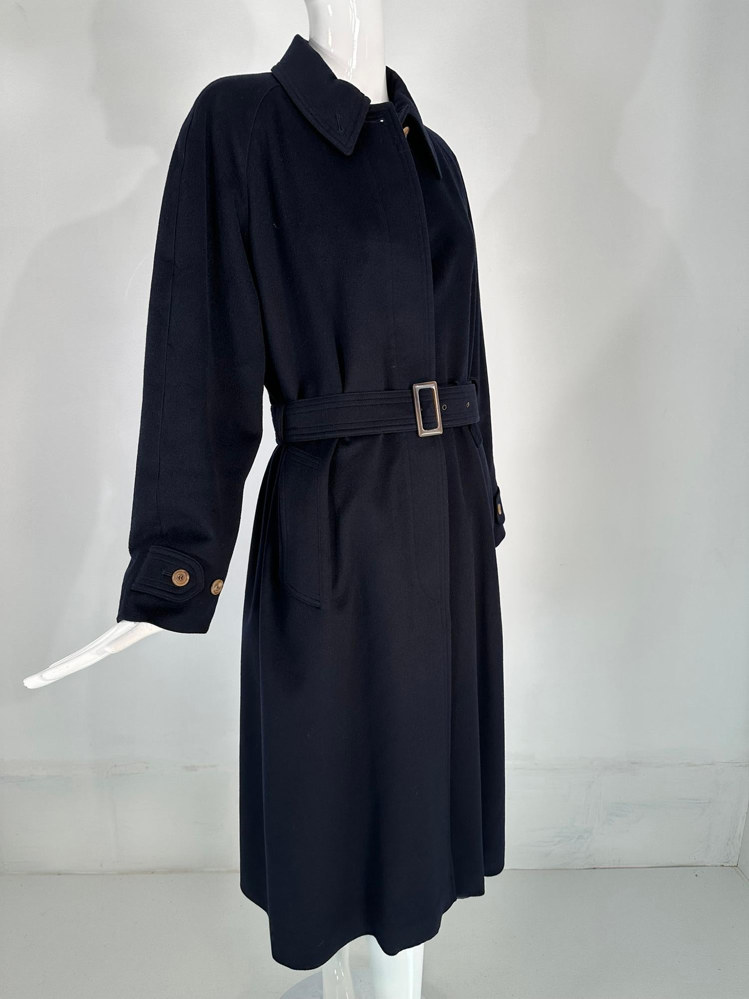 Giorgio Armani Classico Navy Blue Cashmere Raglan Sleeve Belted Over Coat  In Good Condition For Sale In West Palm Beach, FL