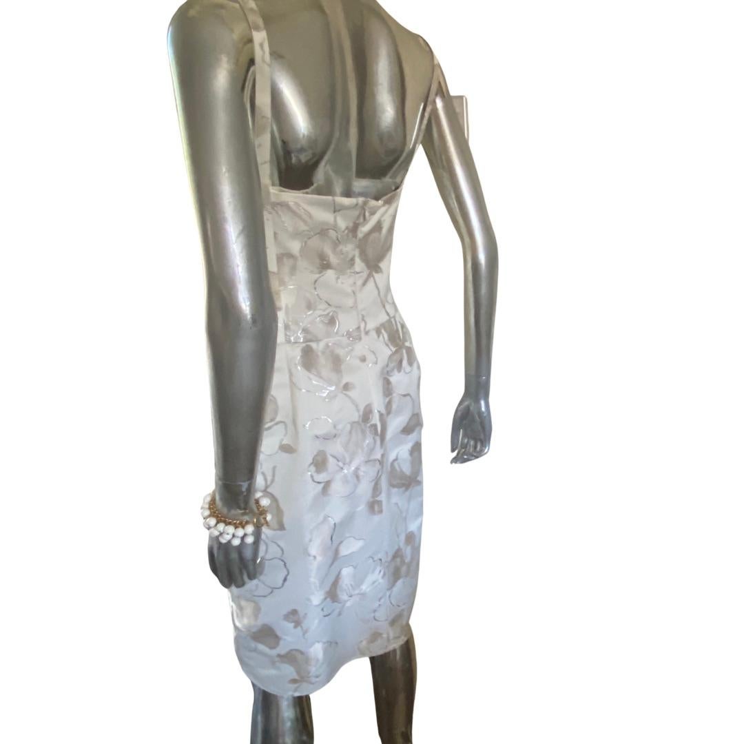 Giorgio Armani Collezione Silver Floral Sheath Cocktail Dress & Scarf Size 12 For Sale 2