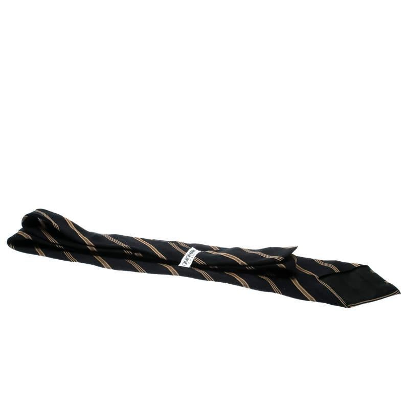 Giorgio Armani Cravatte Black and Beige Diagonal Striped Traditional Ties In Good Condition For Sale In Dubai, Al Qouz 2