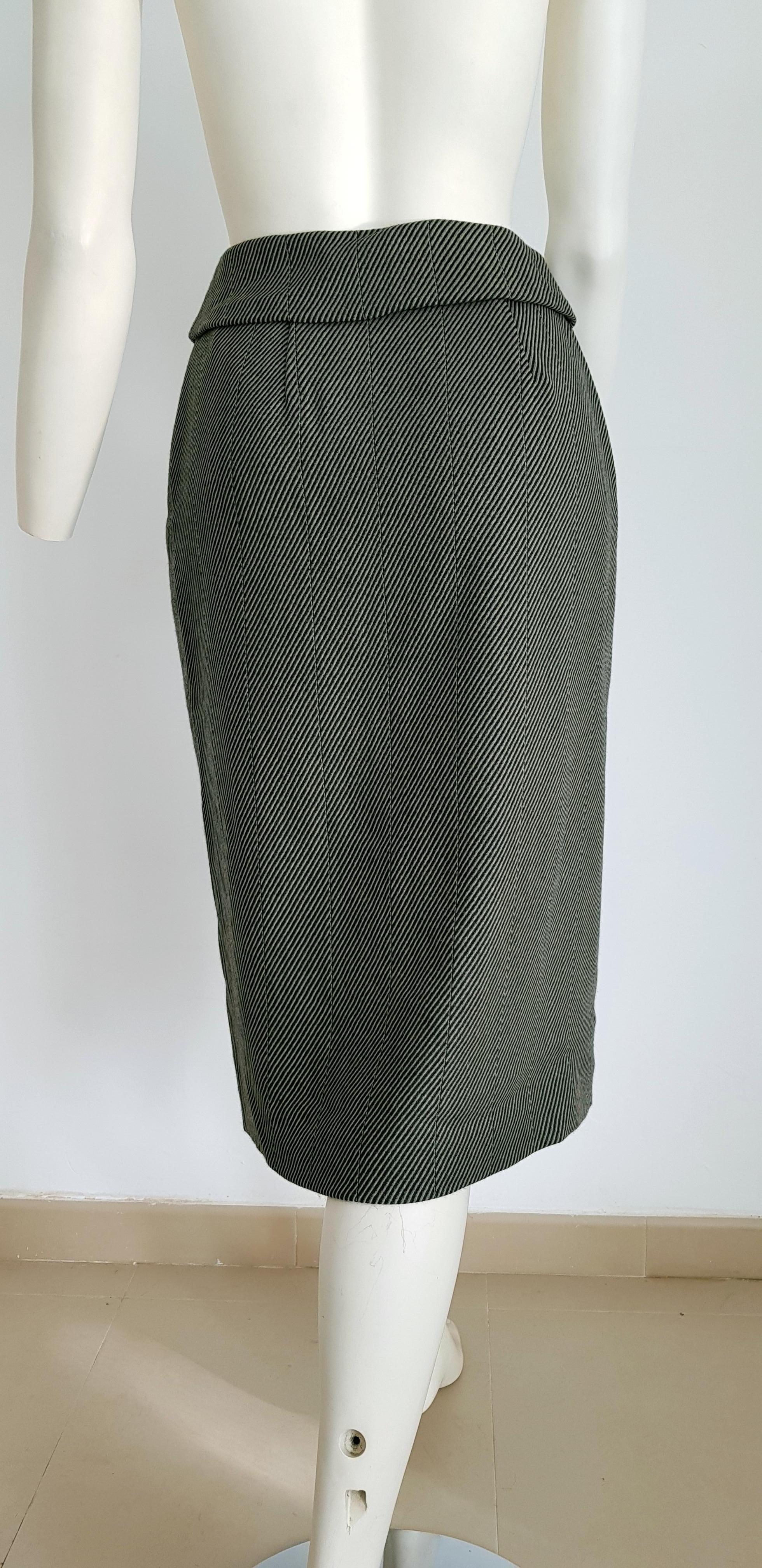 Giorgio ARMANI dark and light grey lines, jacket skirt wool suit - Unworn, New For Sale 2