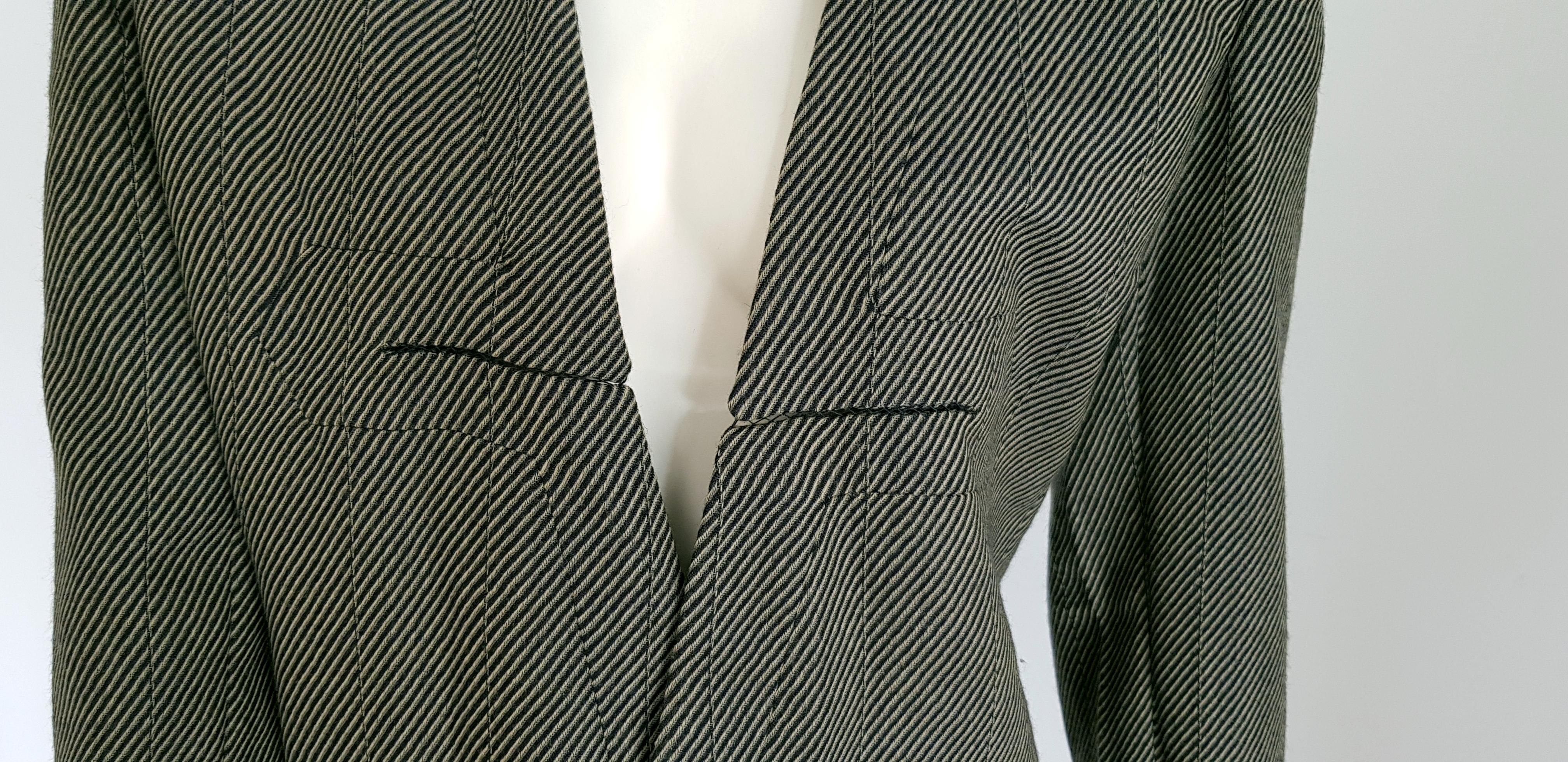 Giorgio ARMANI dark and light grey lines, jacket skirt wool suit - Unworn, New For Sale 3