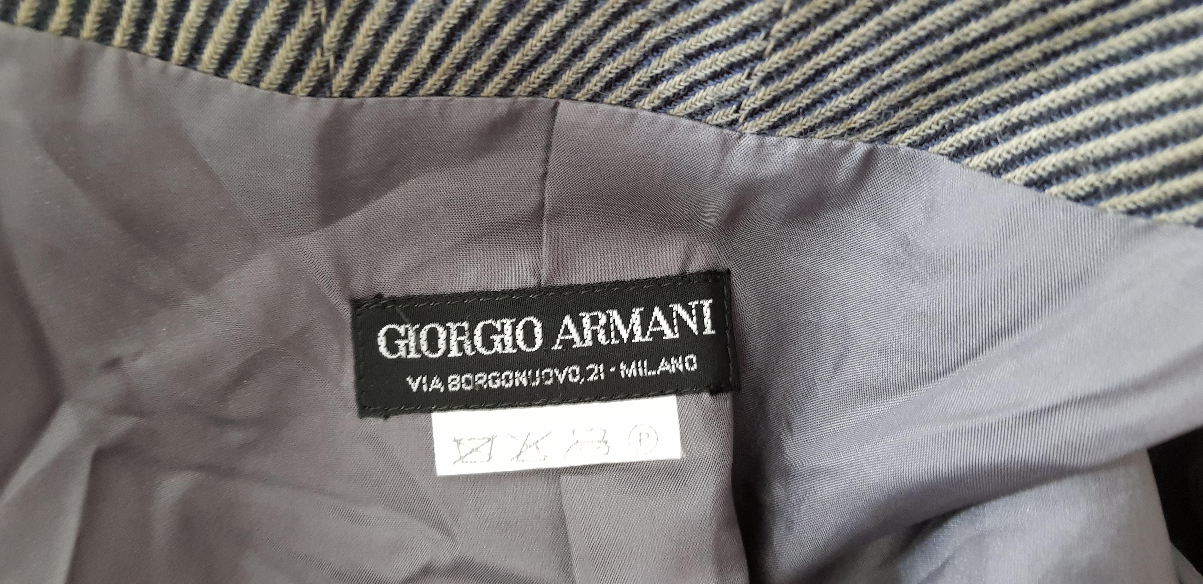 Giorgio ARMANI dark and light grey lines, jacket skirt wool suit - Unworn, New For Sale 4