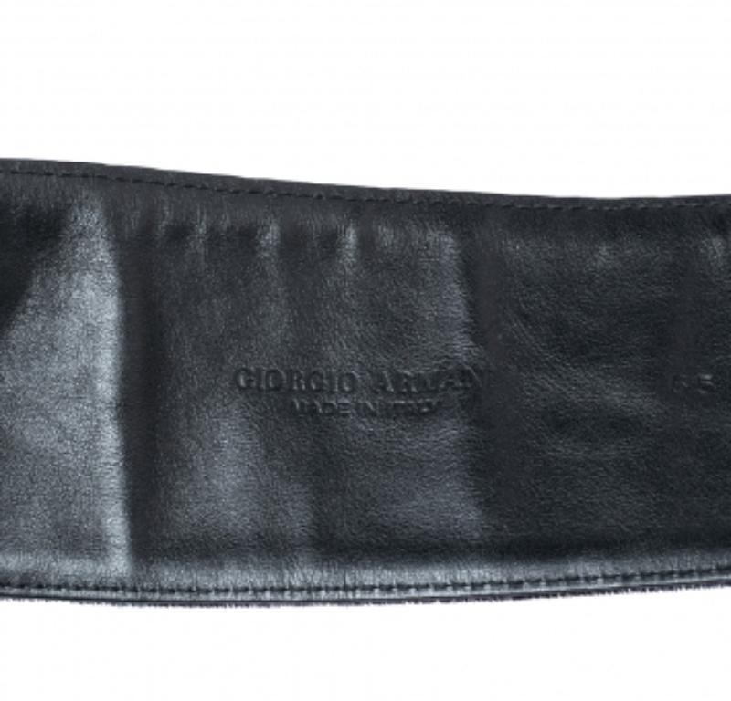 De las mujeres Giorgio Armani Cinturón de terciopelo azul oscuro con hebilla 55CM en venta
