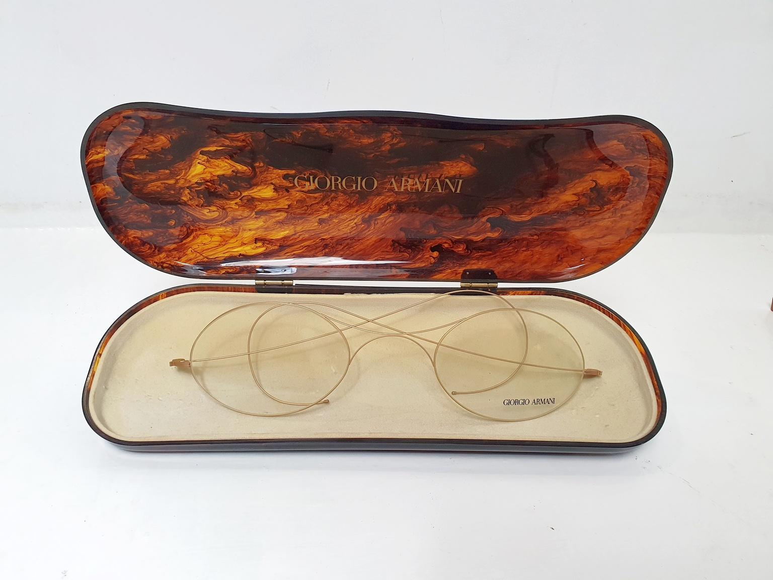 Métal Présentoir à lunettes Giorgio Armani Objets de collection en vente