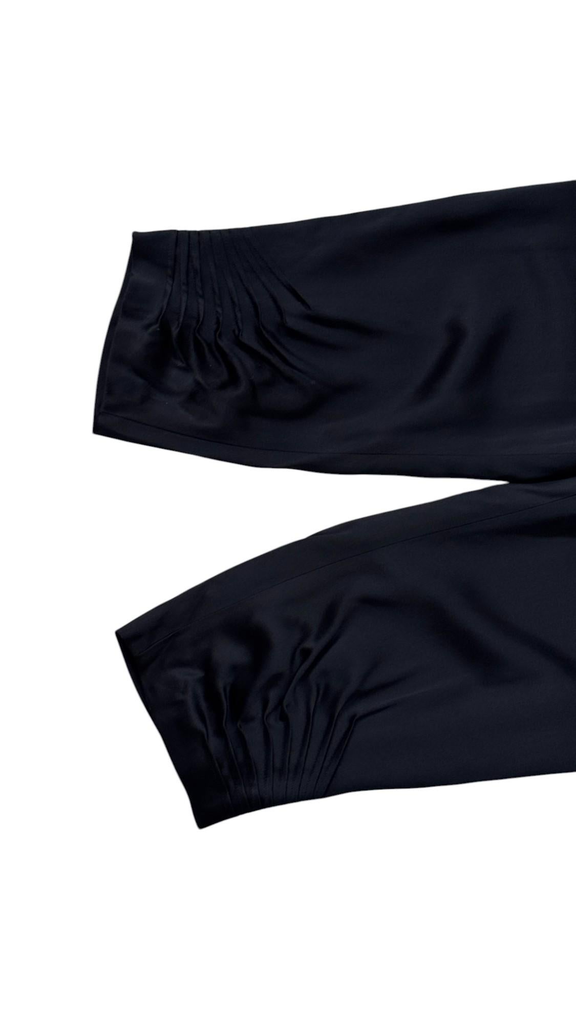 De las mujeres Giorgio Armani Otoño 2002 Satén Plisado Pantalón Corto en venta