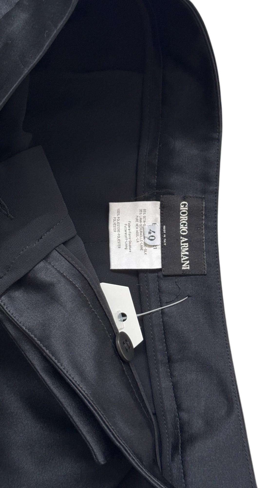 Giorgio Armani Otoño 2002 Satén Plisado Pantalón Corto en venta 2