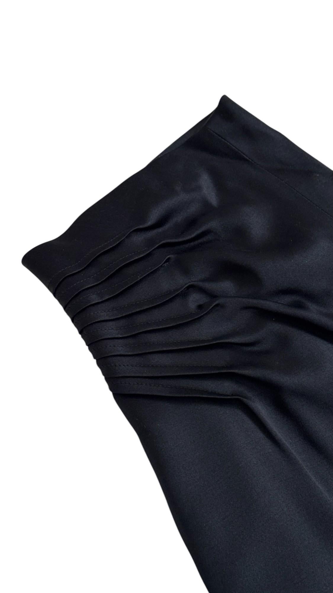 Giorgio Armani Otoño 2002 Satén Plisado Pantalón Corto en venta 3