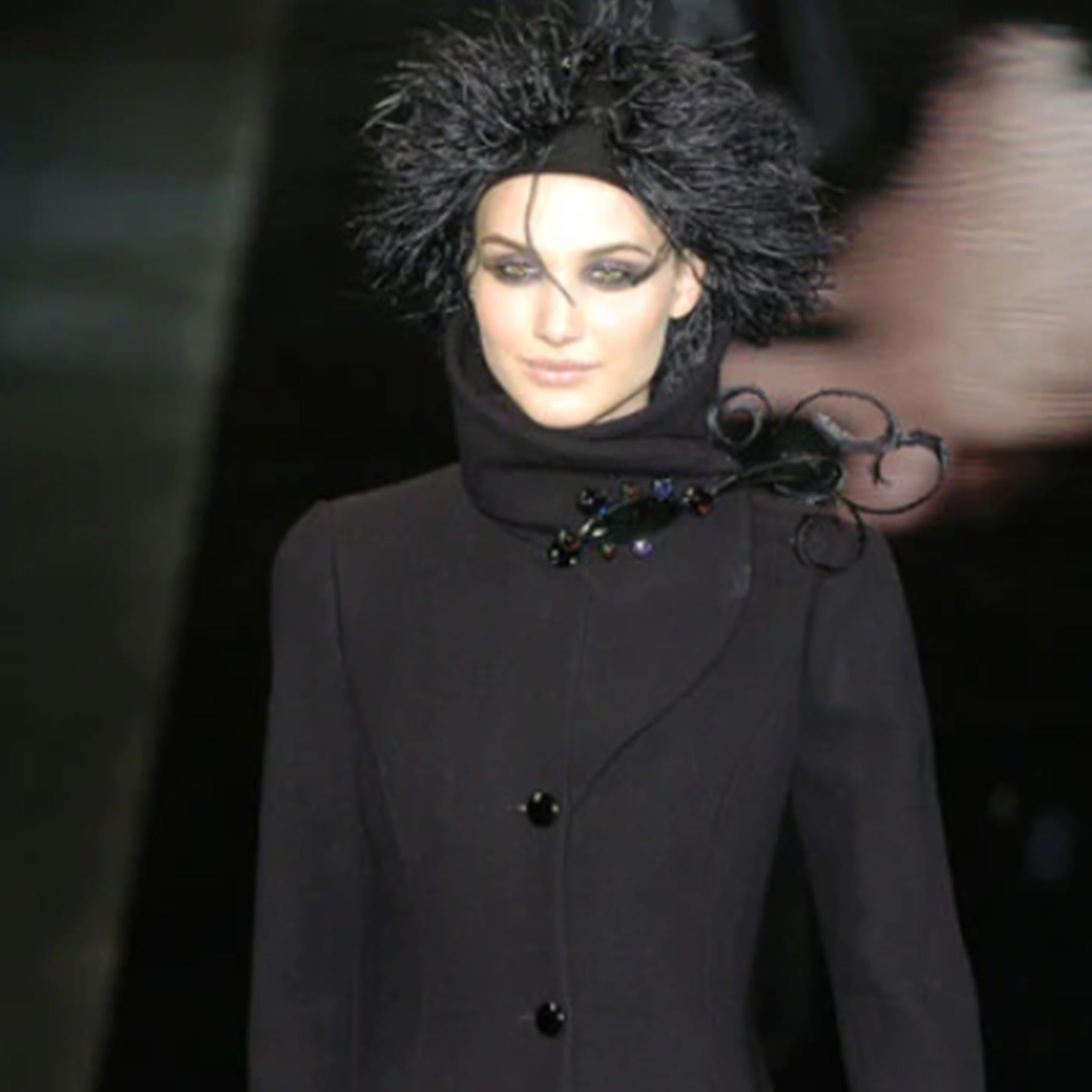 GIORGIO ARMANI FW2004 hat with black feathers and pearls  7