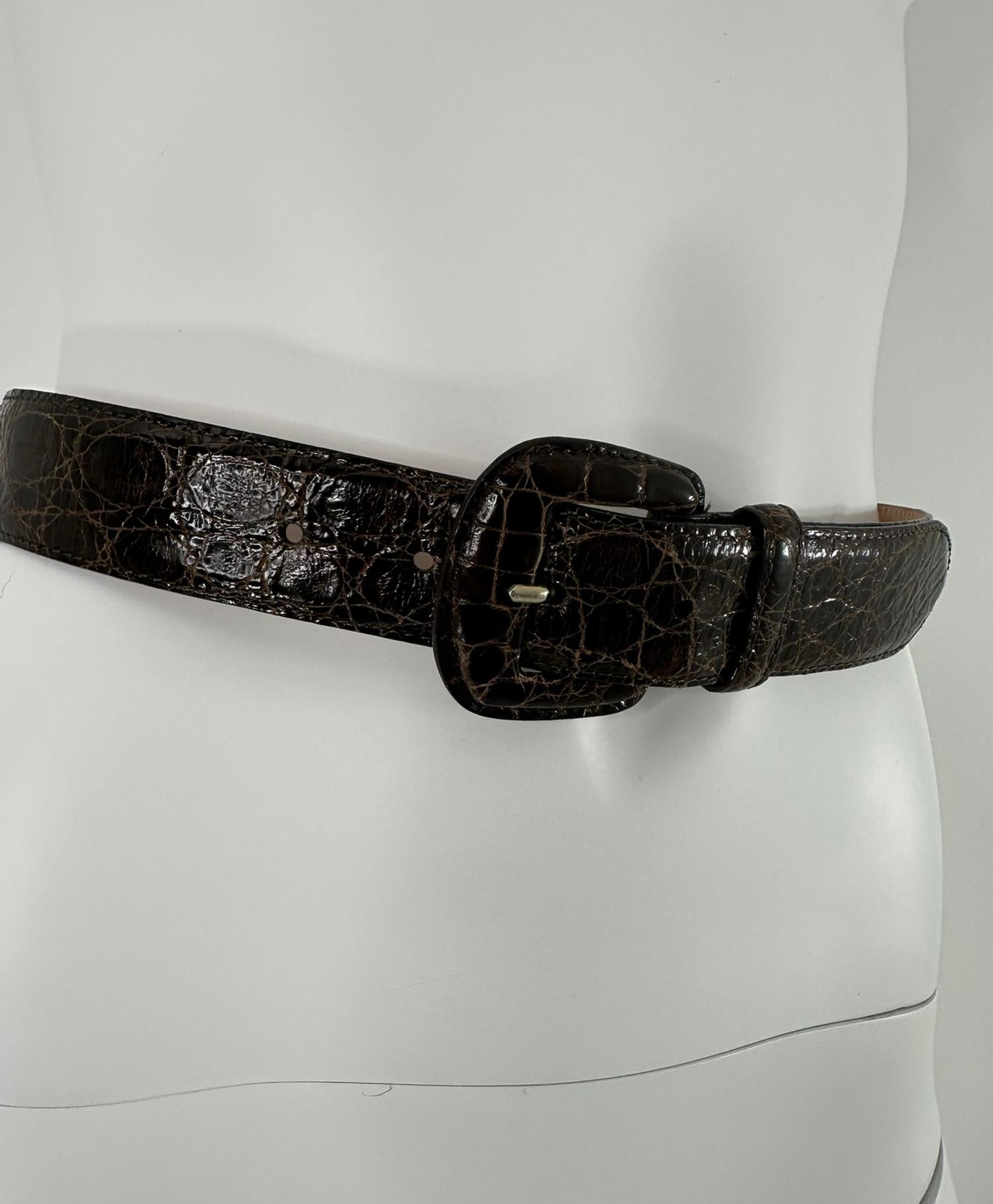 Cintura in coccodrillo marrone cioccolato smaltato Giorgio Armani, taglia 65/26. Larghezza 1 1/4