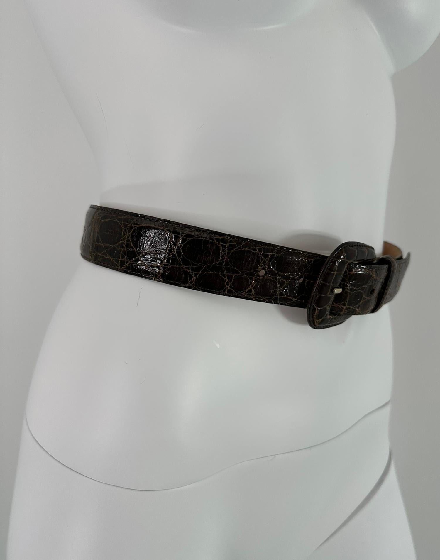 Nero Giorgio Armani Cintura in coccodrillo marrone cioccolato smaltato 65/26 in vendita