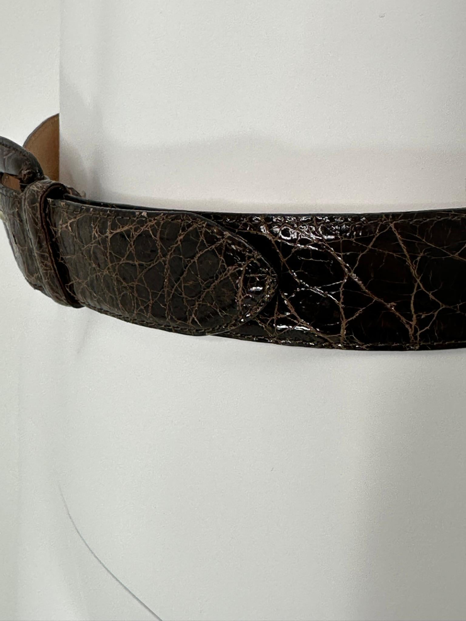 Giorgio Armani Cintura in coccodrillo marrone cioccolato smaltato 65/26 in vendita 3