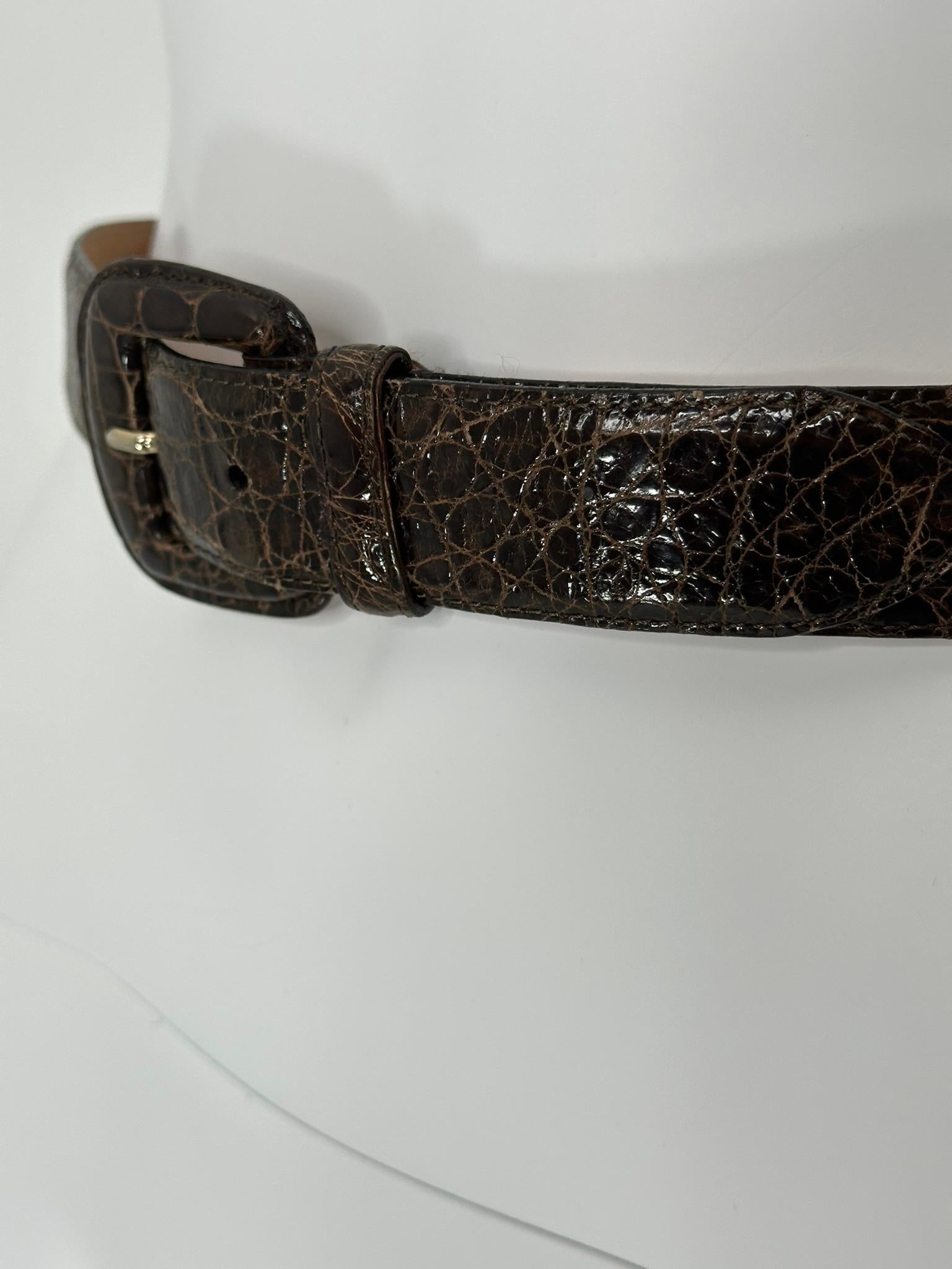 Giorgio Armani Cintura in coccodrillo marrone cioccolato smaltato 65/26 in vendita 4