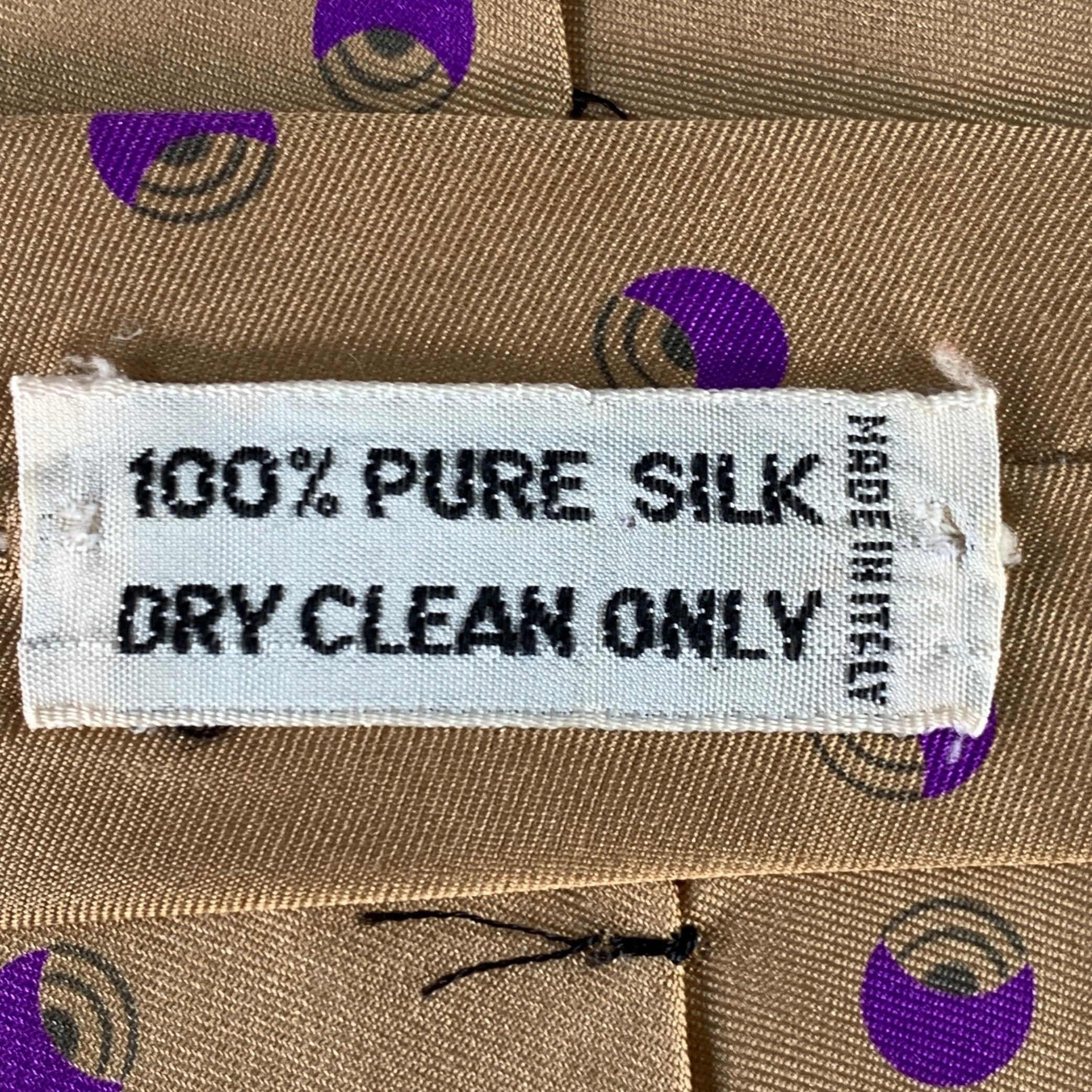 GIORGIO ARMANI Gold Purple Dots Silk Tie In Good Condition For Sale In San Francisco, CA