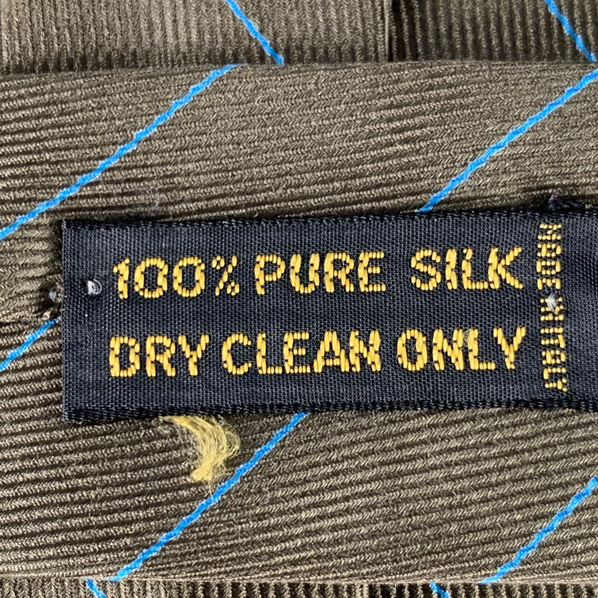 GIORGIO ARMANI Green Blue Diagonal Stripe Silk Tie In Good Condition For Sale In San Francisco, CA