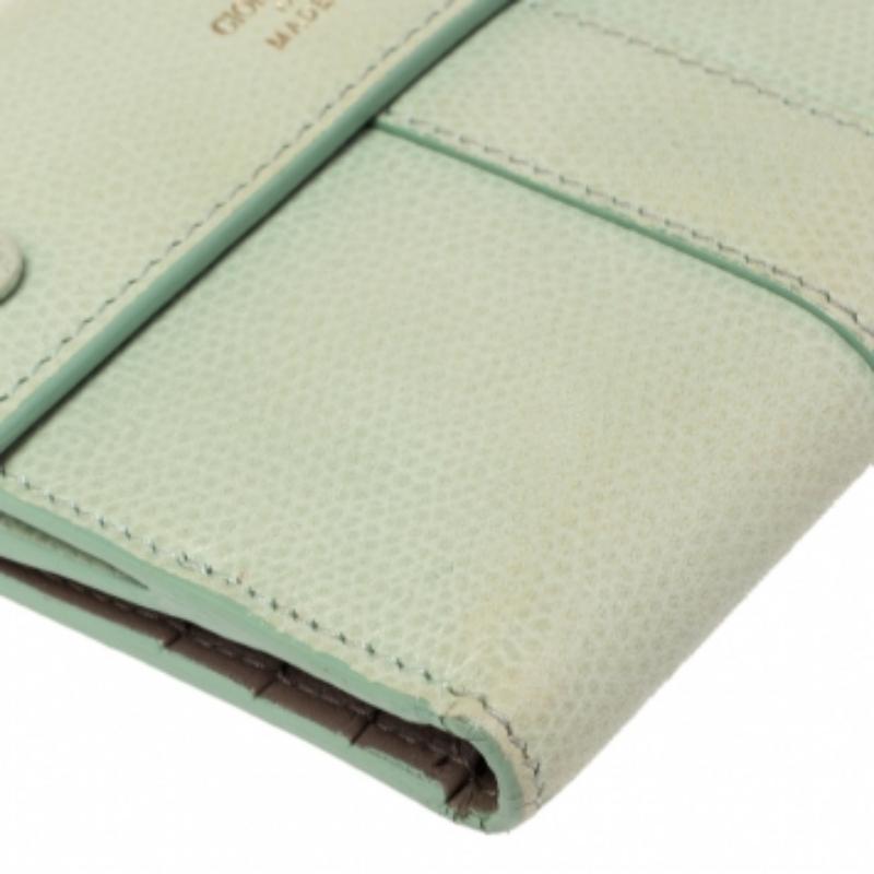 Beige Portefeuille français Giorgio Armani en cuir vert