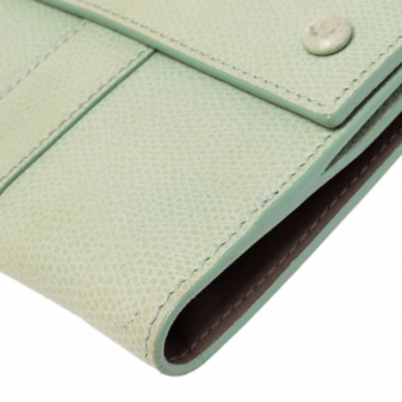 Portefeuille français Giorgio Armani en cuir vert État moyen à Dubai, Al Qouz 2