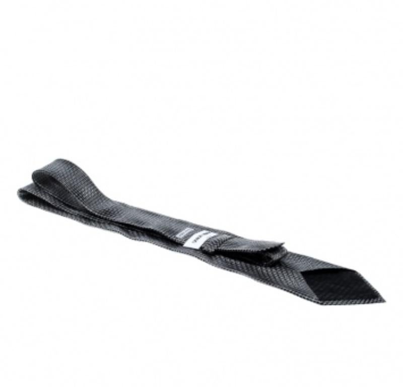 Giorgio Armani Traditionelle Seidenkrawatte mit grauem und schwarzem abstraktem Druck (Schwarz) im Angebot