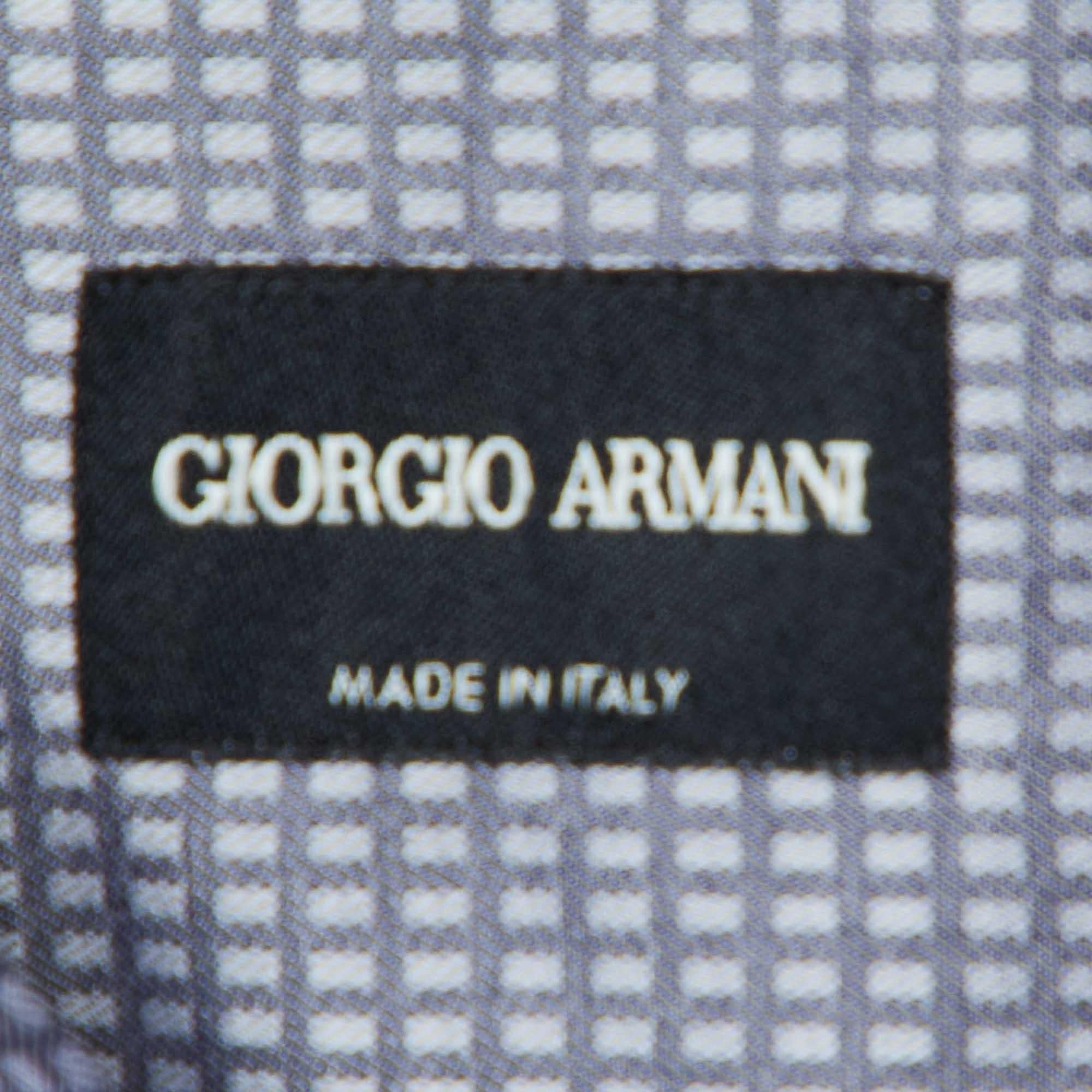 Giorgio Armani Camisa abotonada de algodón a cuadros gris S en Nuevo Estado en Dubai, Al Qouz 2