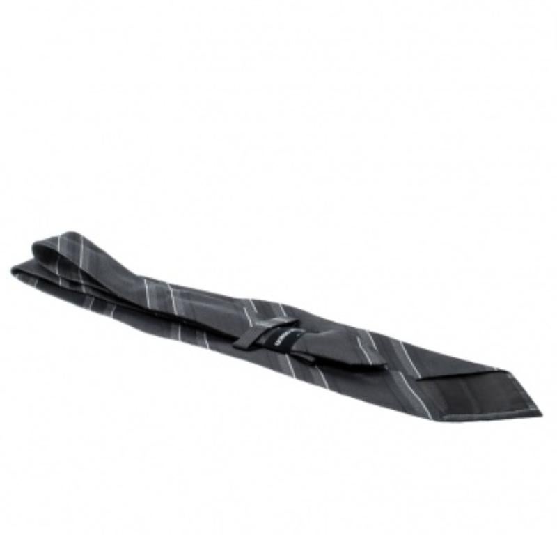 Noir Giorgio Armani - Cravate grise en jacquard de soie rayée horizontalement en vente