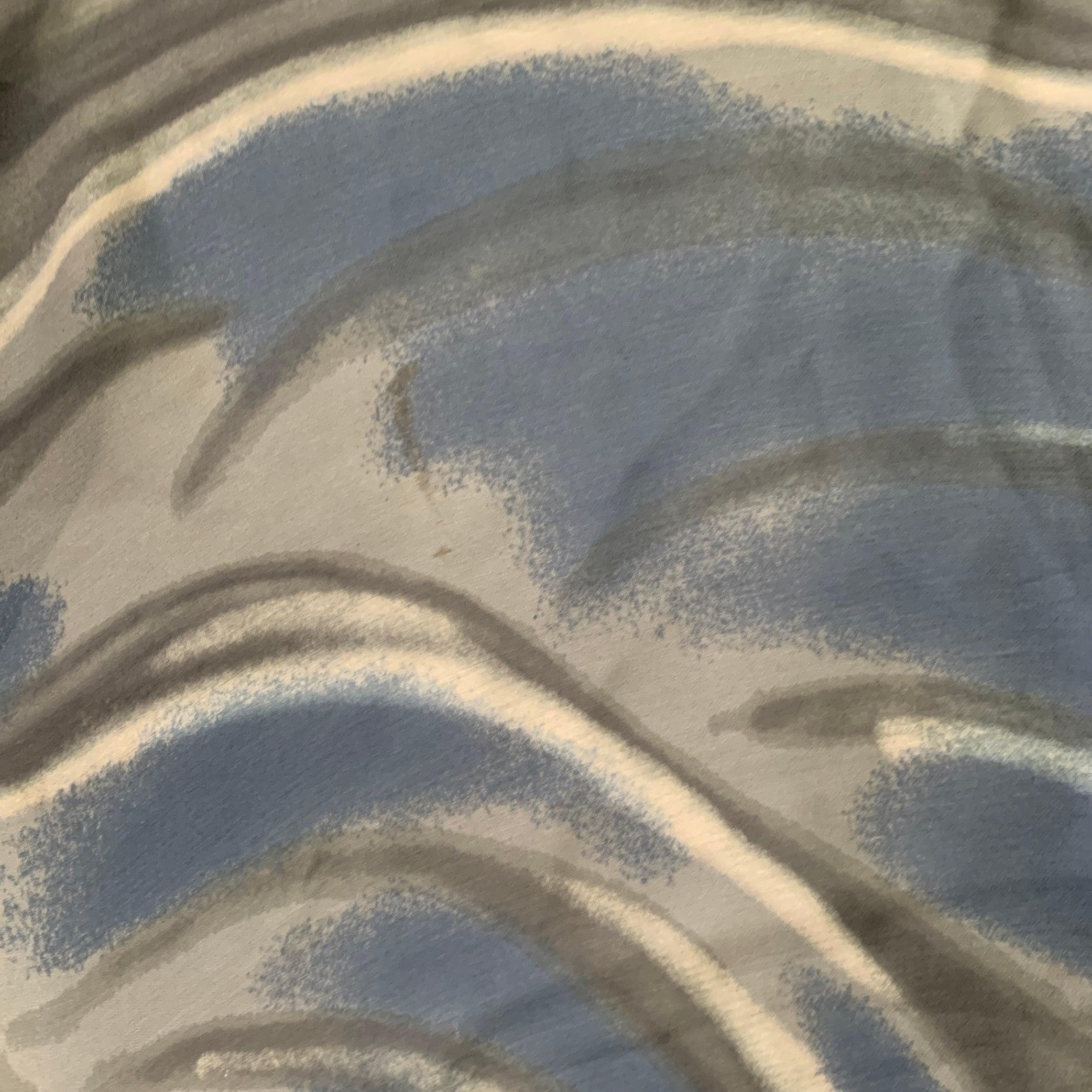 Giorgio Armani Écharpe en soie marbrée gris marine Châle Bon état - En vente à San Francisco, CA