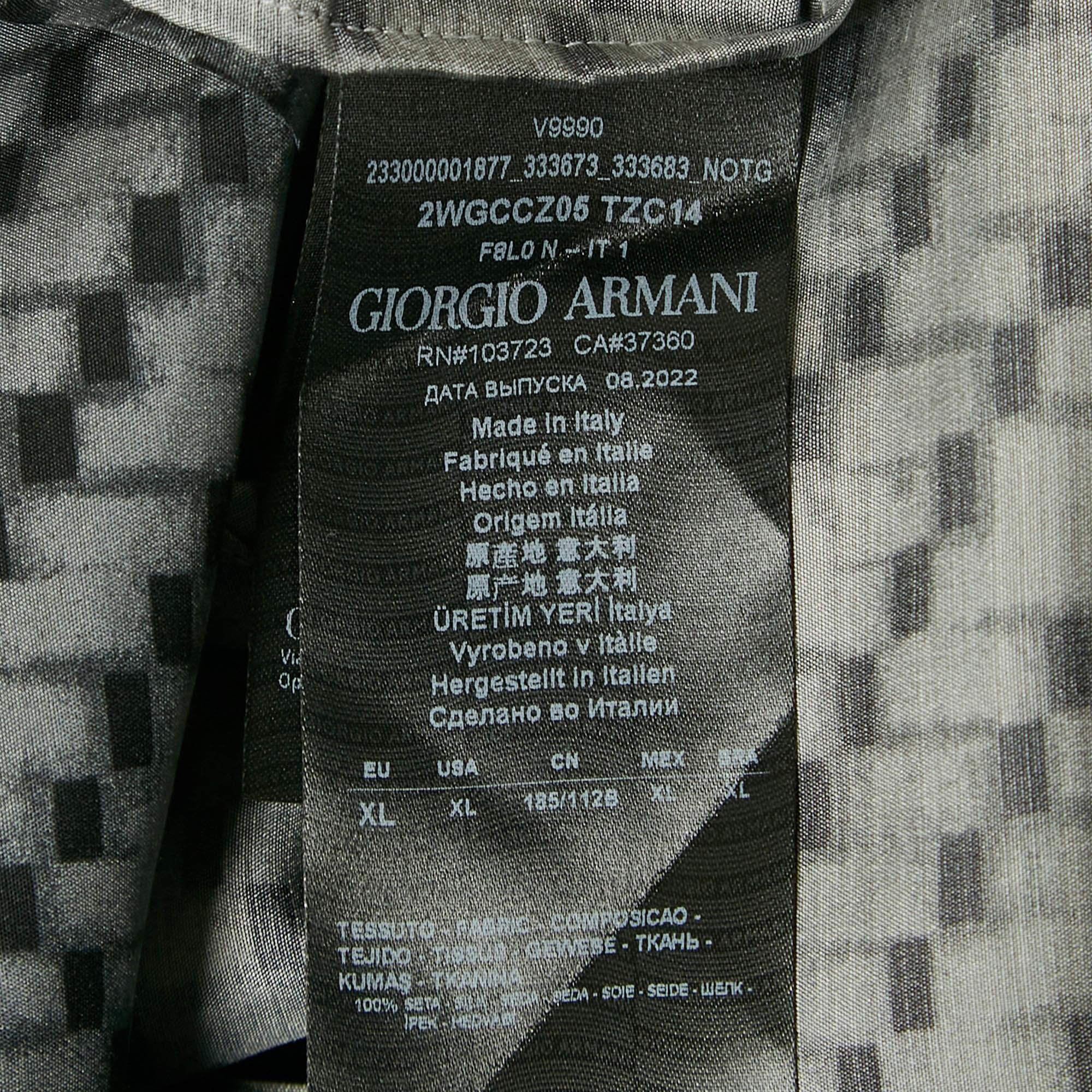 Giorgio Armani Maglietta girocollo in seta stampata grigia XL in vendita 1