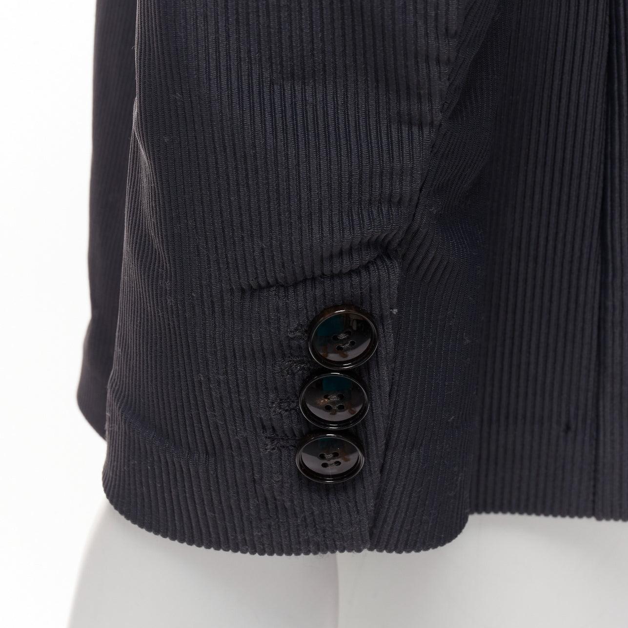 GIORGIO ARMANI grey ribbed fabric buttons single breasted blazer IT50 L
Reference: JSLE/A00108
Brand: Giorgio Armani
Material: Fabric
Color: Grey
Pattern: Solid
Closure: Button
Lining: Grey Fabric
Extra Details: Single