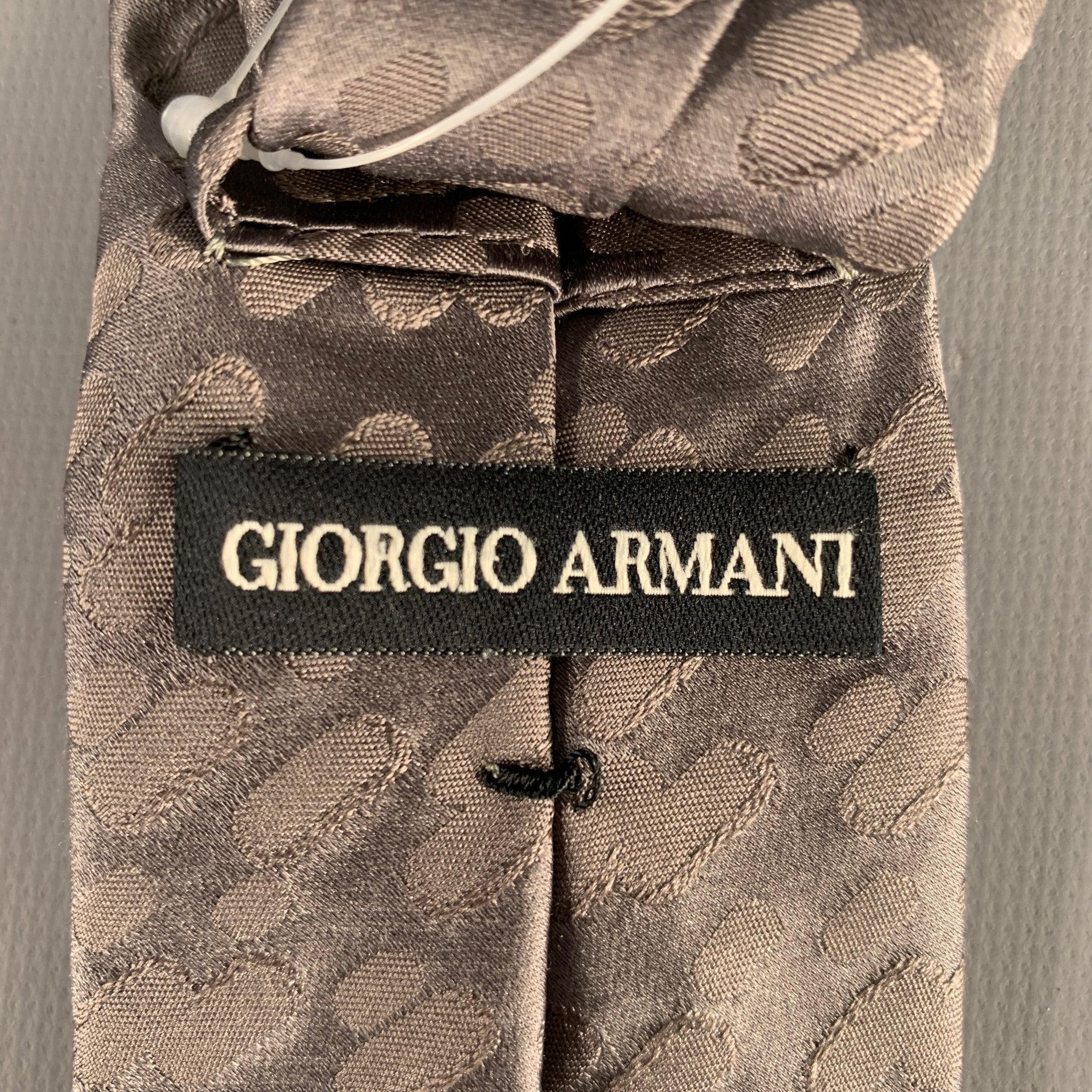 GIORGIO ARMANI Grey Silk Abstract Tie In Good Condition For Sale In San Francisco, CA