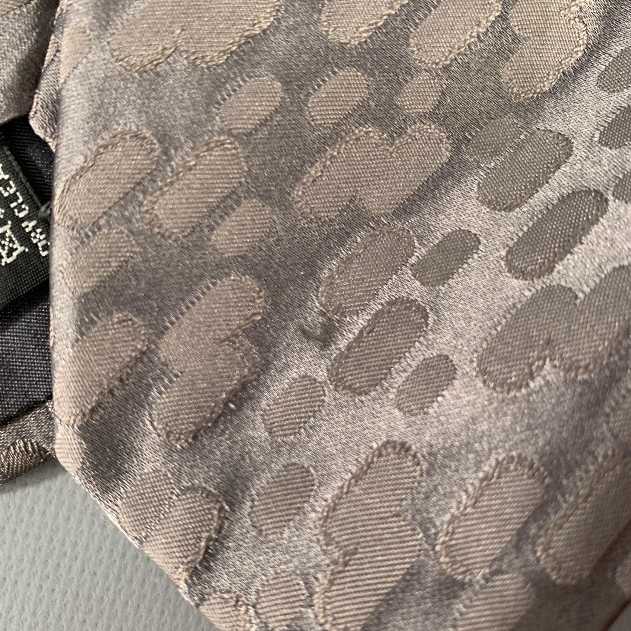 GIORGIO ARMANI Grey Silk Abstract Tie For Sale 2