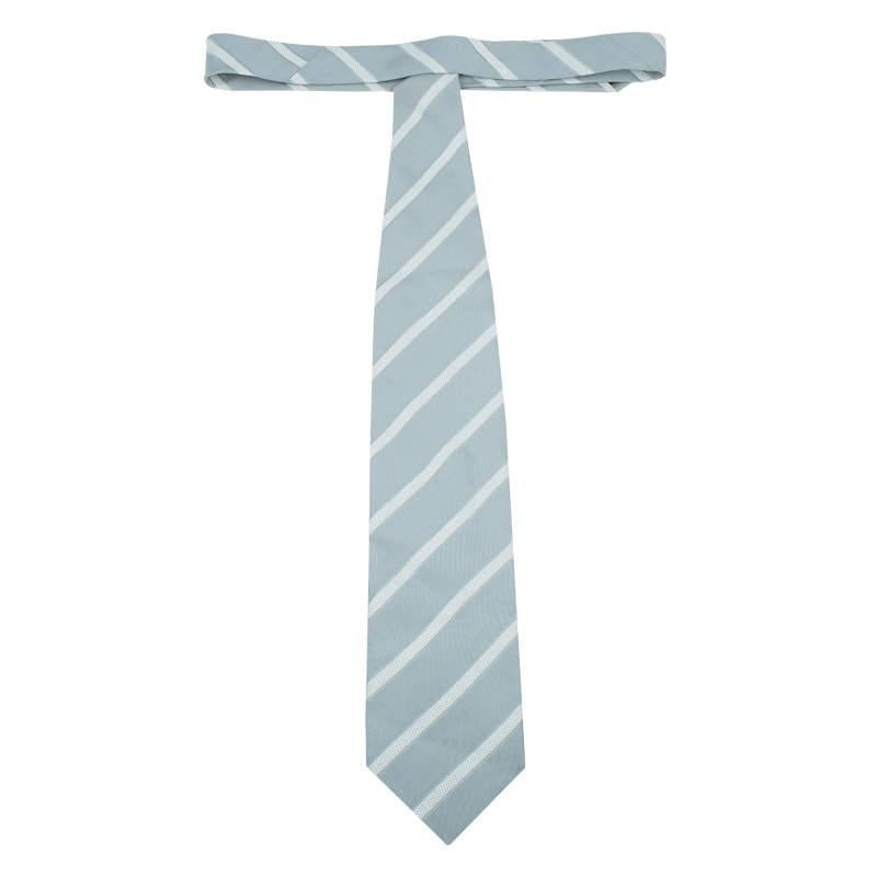 Giorgio Armani Grey Striped Silk Tie In Good Condition For Sale In Dubai, Al Qouz 2
