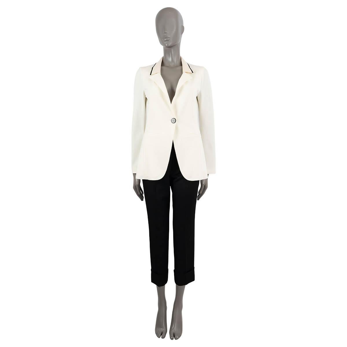 100% authentic Giorgio Armani fitted one-button blazer jacket in off-white jersey (viscose (71%), nylon (24%) and elastane (5%) - please note the content tag is missing). Features two front slit-pockets and a knit collar in cream with black stripe.