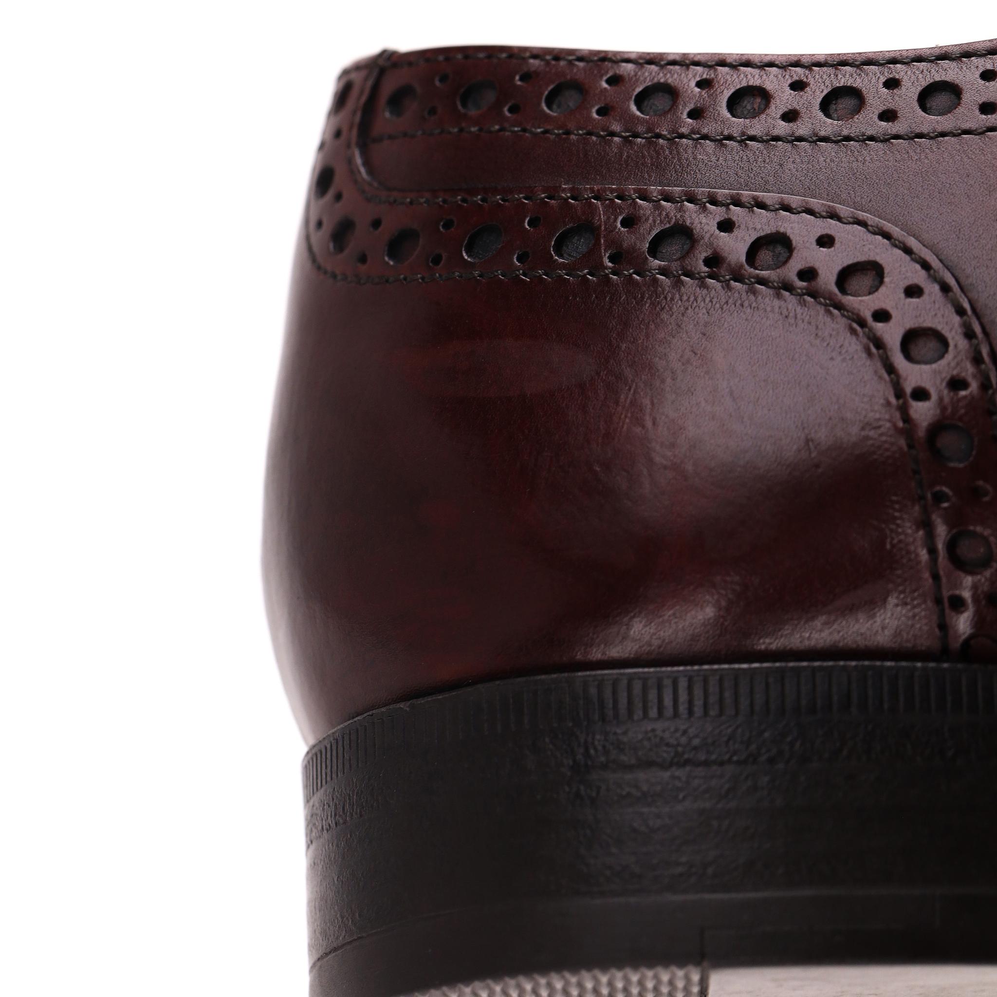 Giorgio Armani - Brogues en cuir en vente 7