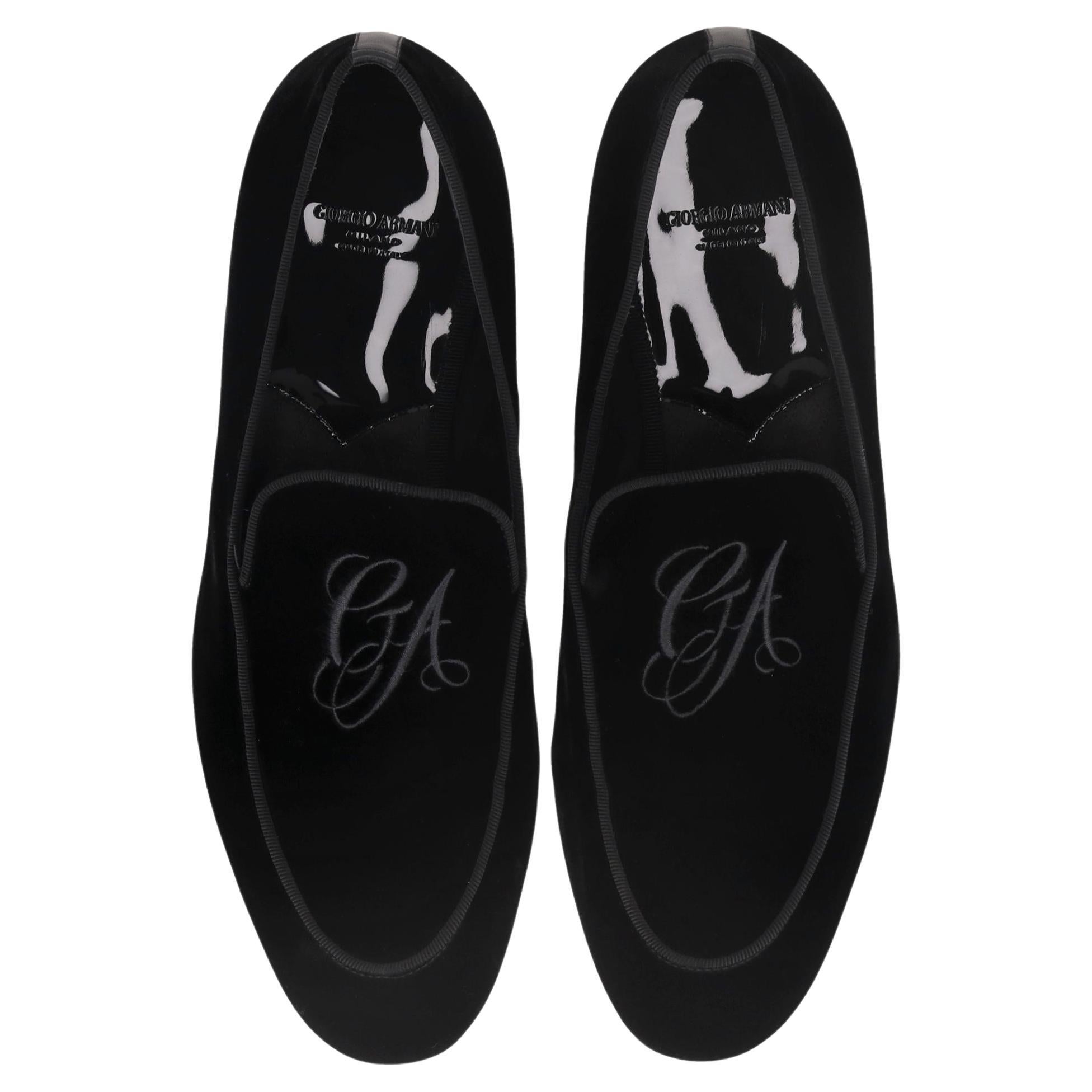 Mocassini in velluto ricamati con logo Giorgio Armani