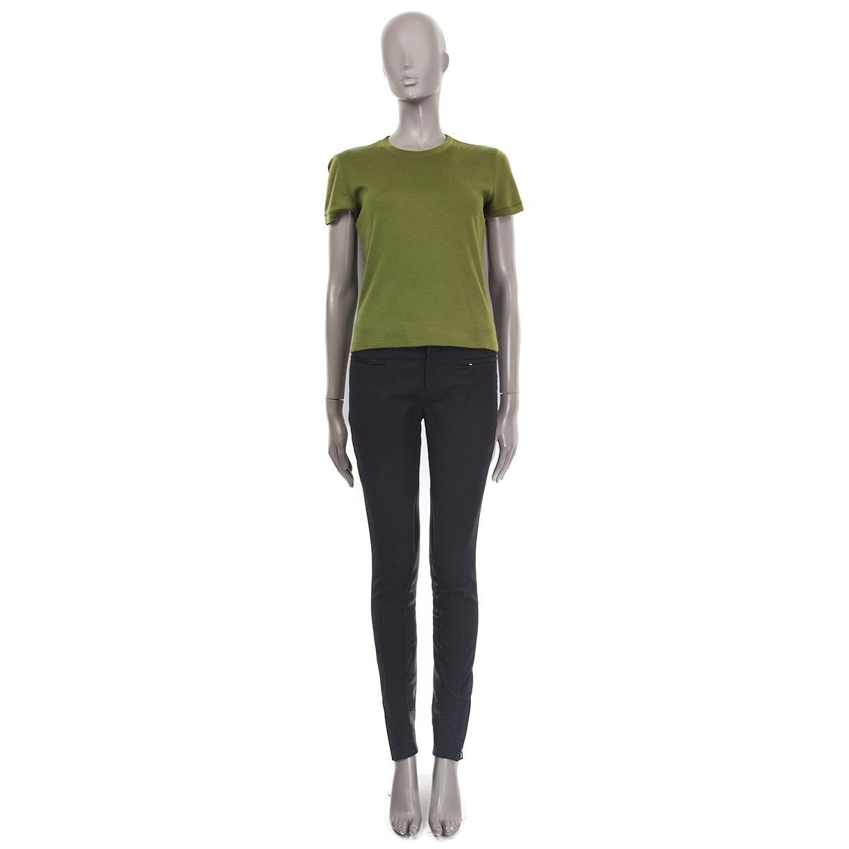 100% authentic Giorgio Armani moss green cashmere (100%) short sleeve sweater. Has been worn and is in excellent condition.

Measurements
Tag Size	42
Size	M
Shoulder Width	37cm (14.4in)
Bust	96cm (37.4in) to 104cm (40.6in)
Waist	86cm (33.5in) to