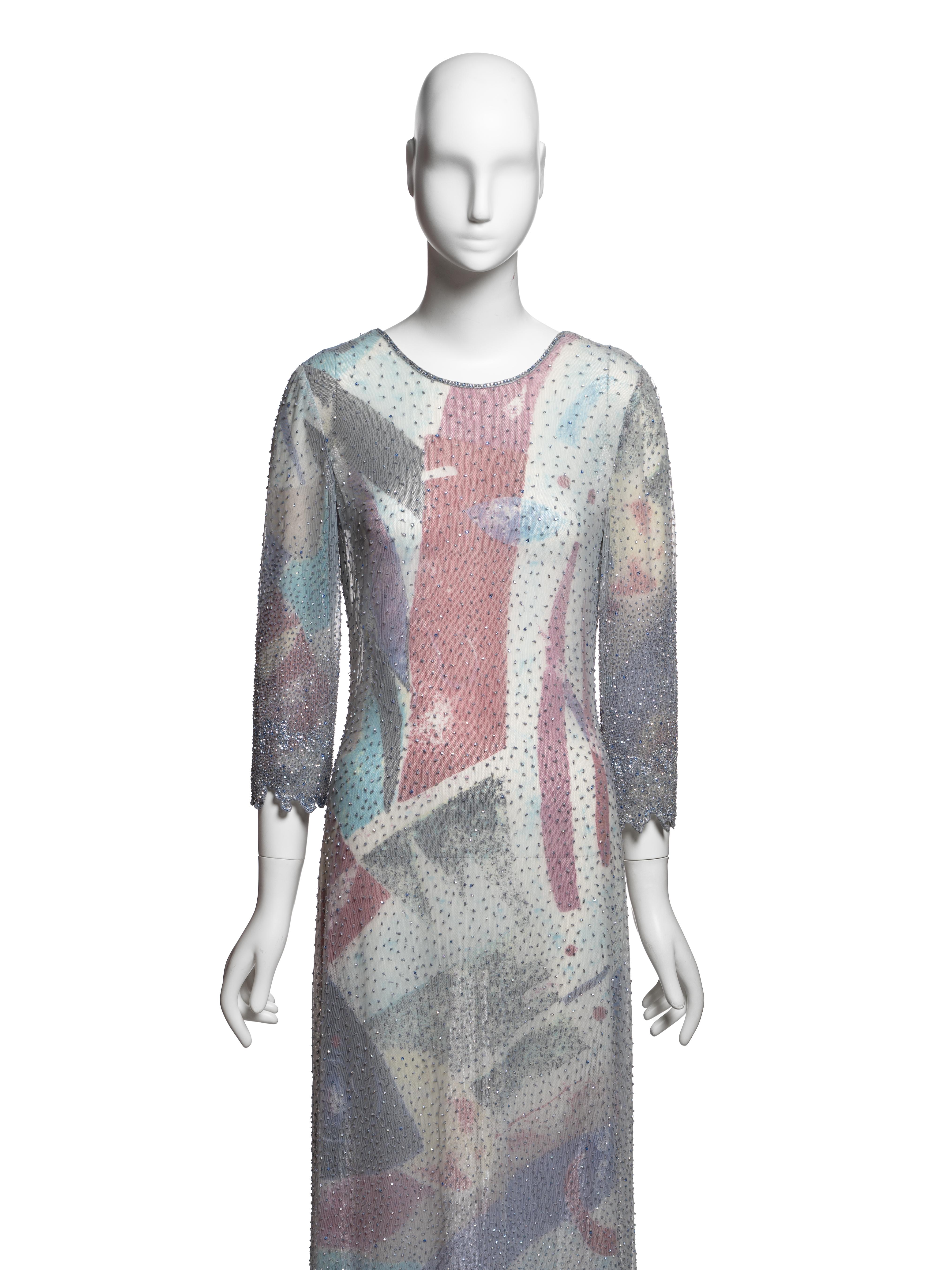 Giorgio Armani Mehrfarbig Perlenbesetztes Langärmeliges Abendkleid, SS 2000 (Grau) im Angebot