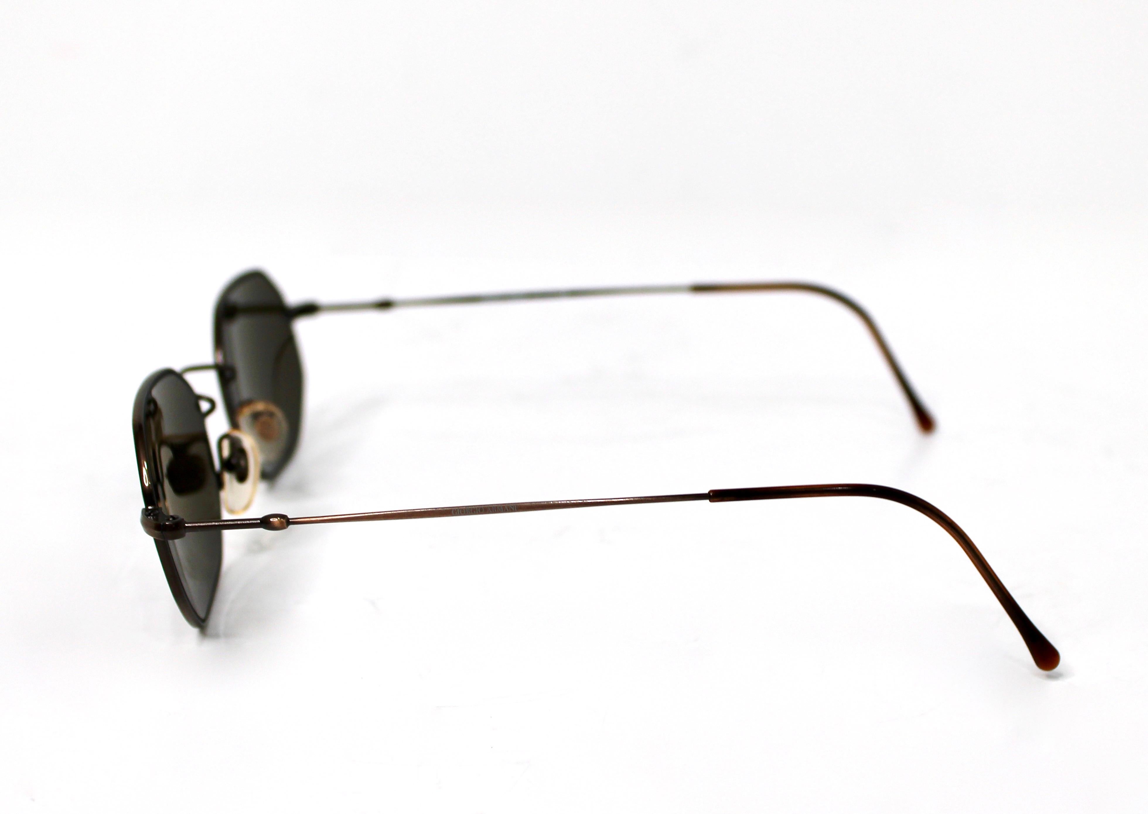 Lunettes de soleil Giorgio Armani à monture métallique octogonale circa 1990 Bon état - En vente à Scottsdale, AZ