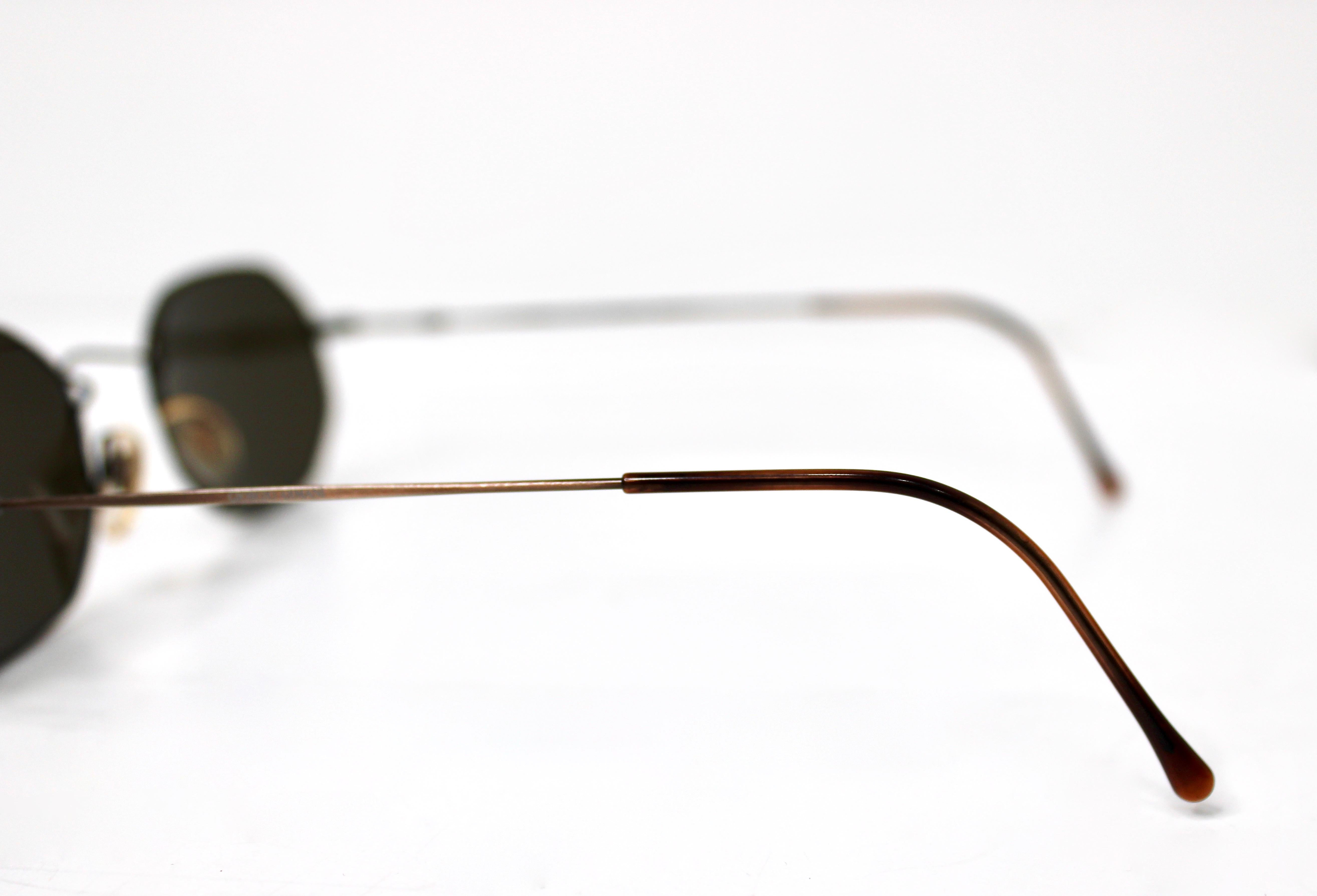 Lunettes de soleil Giorgio Armani à monture métallique octogonale circa 1990 Pour femmes en vente