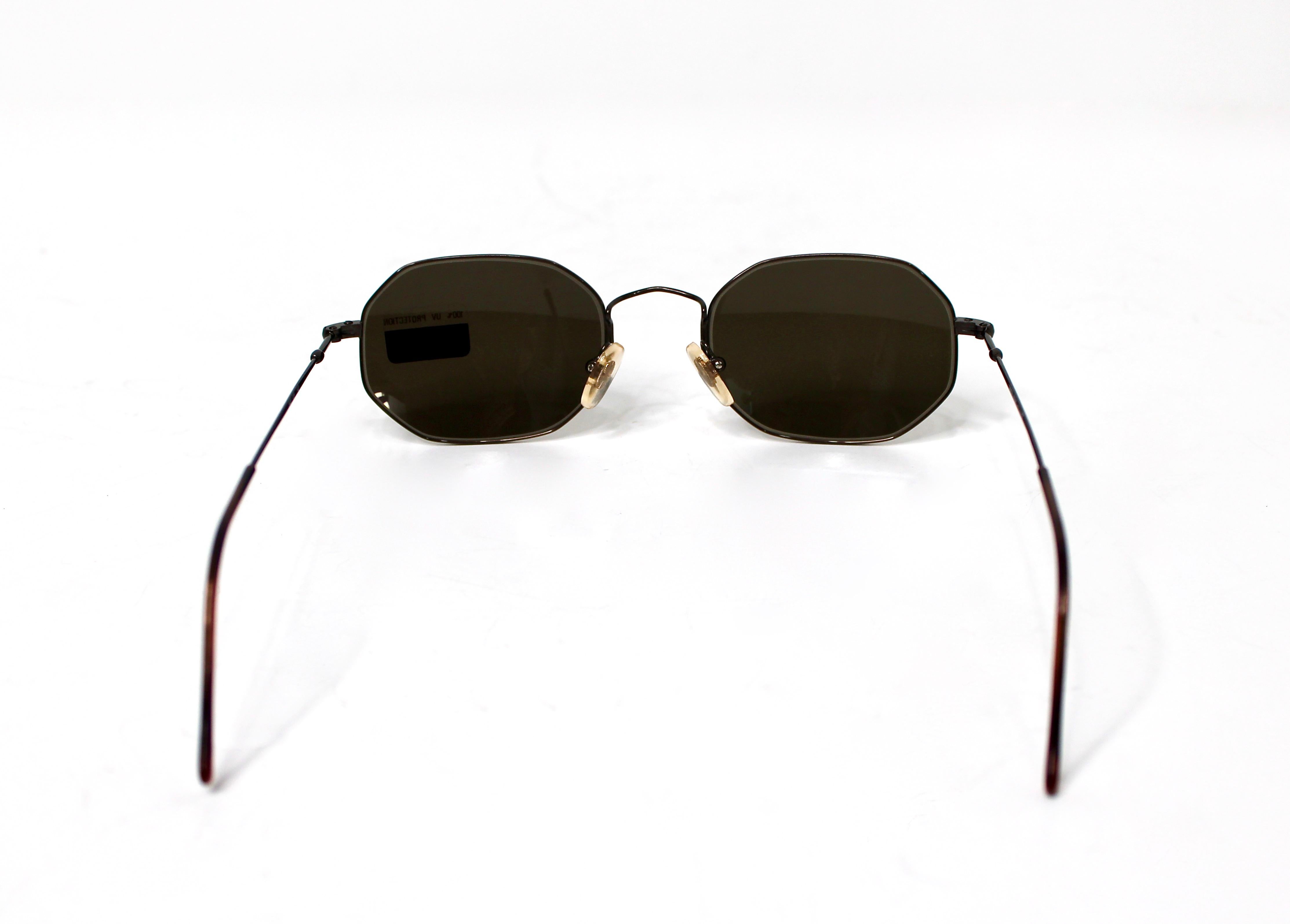 Lunettes de soleil Giorgio Armani à monture métallique octogonale circa 1990 en vente 1