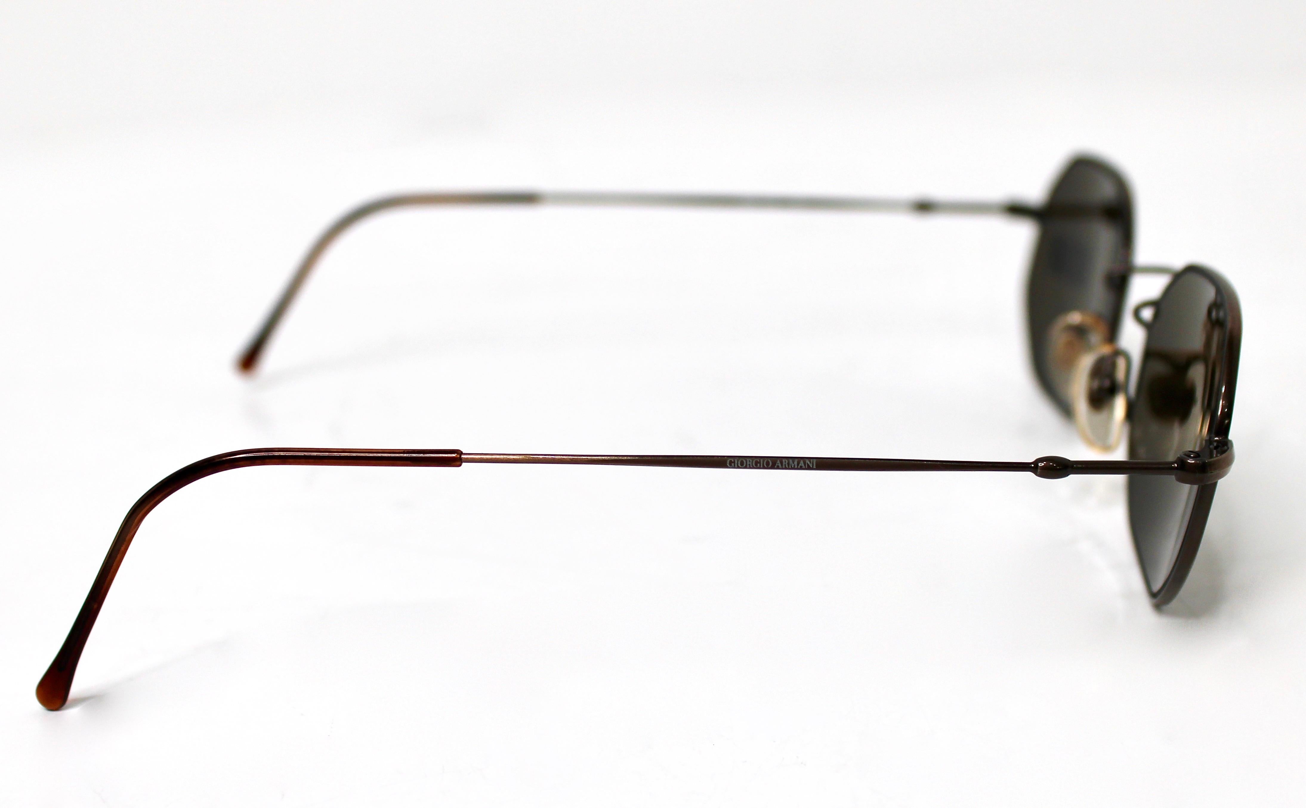 Lunettes de soleil Giorgio Armani à monture métallique octogonale circa 1990 en vente 4